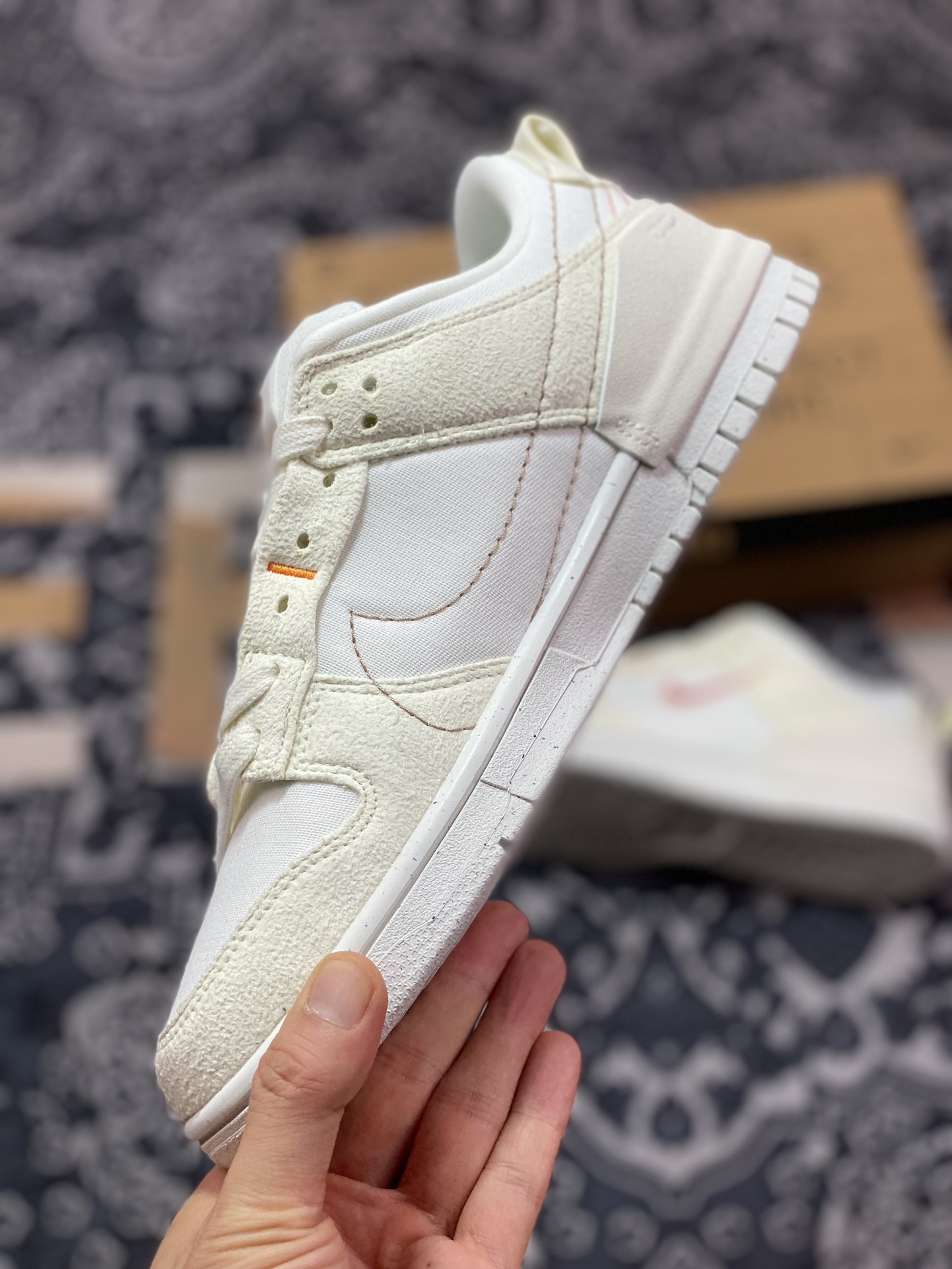 200 Nike Dunk Low Disrupt 2 “Pale Ivory”米色 DH4402-100