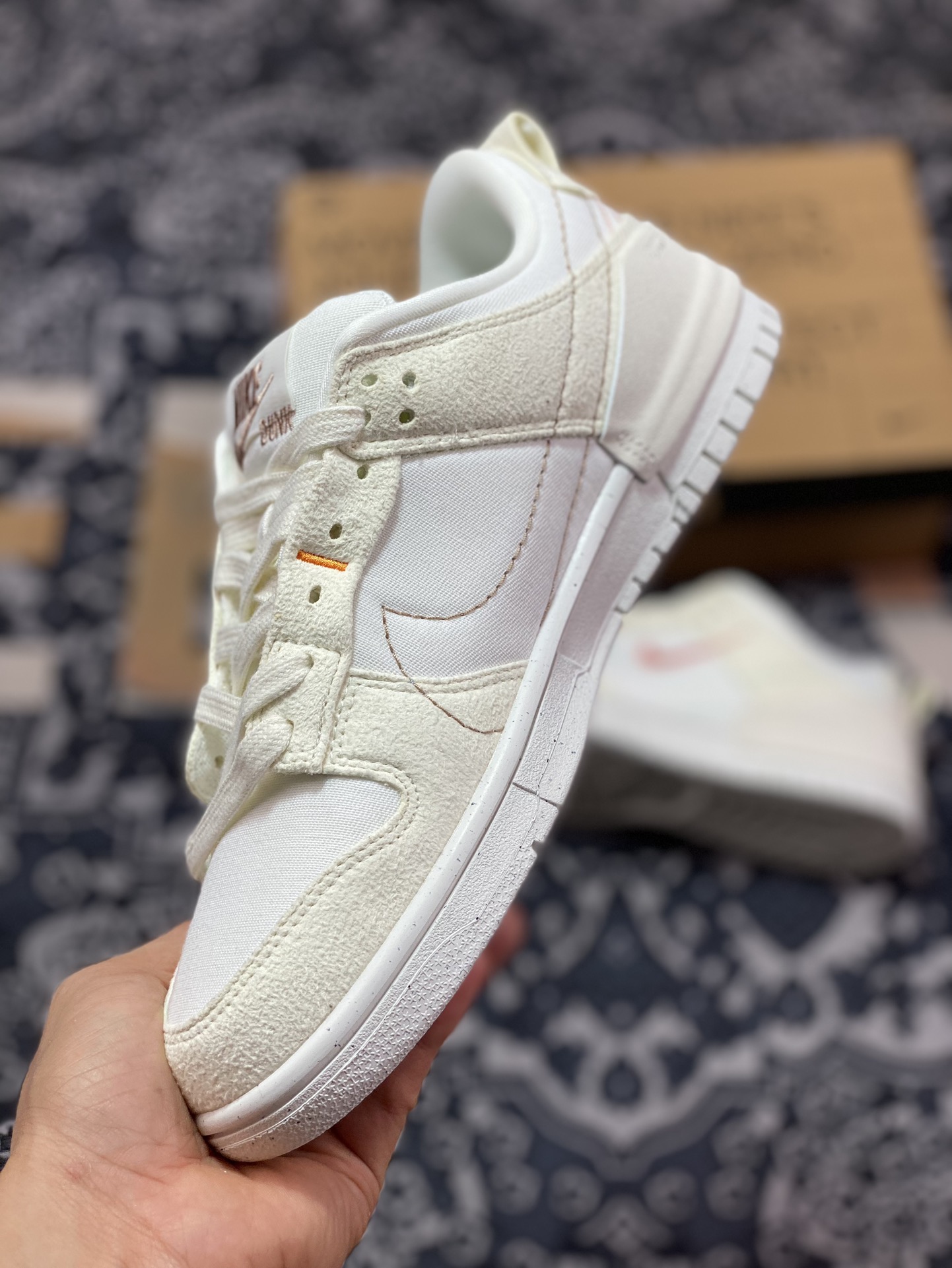 200 Nike Dunk Low Disrupt 2 “Pale Ivory”米色 DH4402-100