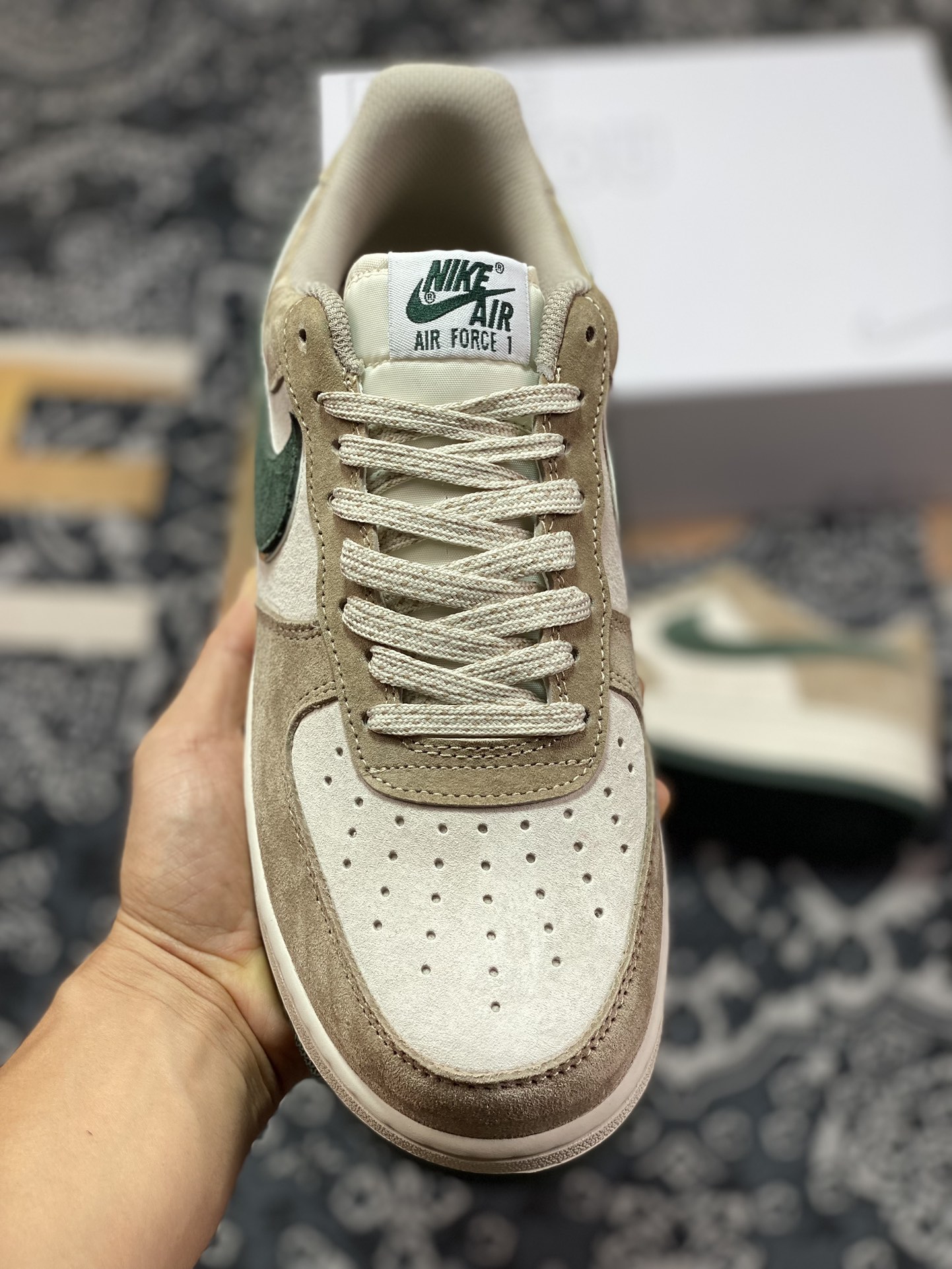 240 耐克Nike By You Air Force 1'07 Low Retro SP空军一号低帮板鞋“麂皮摩卡棕米白暗绿银叠钩”