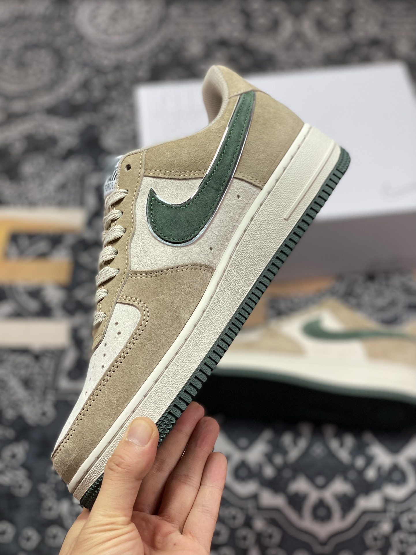 240 耐克Nike By You Air Force 1'07 Low Retro SP空军一号低帮板鞋“麂皮摩卡棕米白暗绿银叠钩”