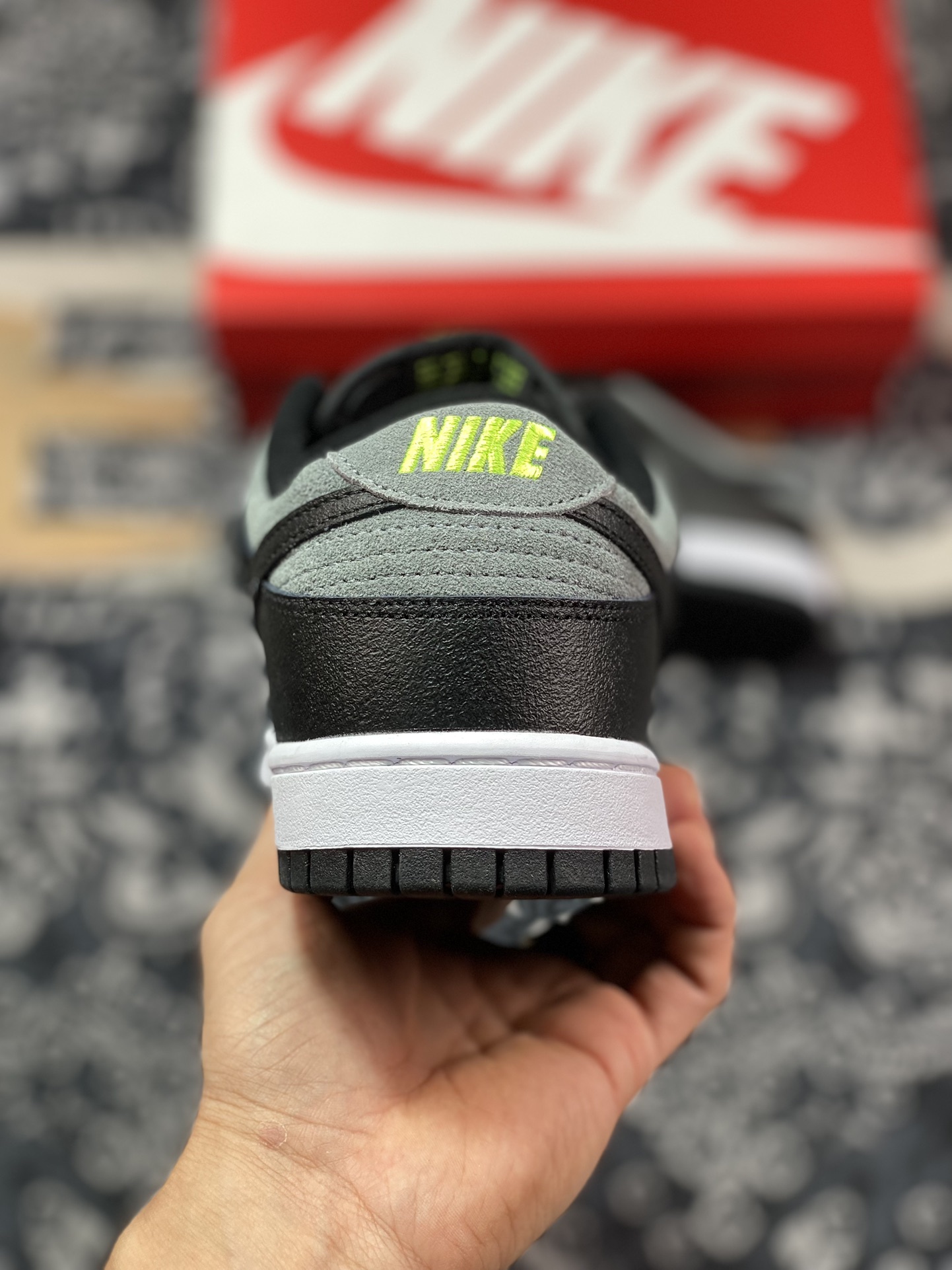 230 耐克Nike SB Dunk Low"Black Grey Green Strike"扣篮系列板鞋“黑灰迷你小钩”FQ2205-001