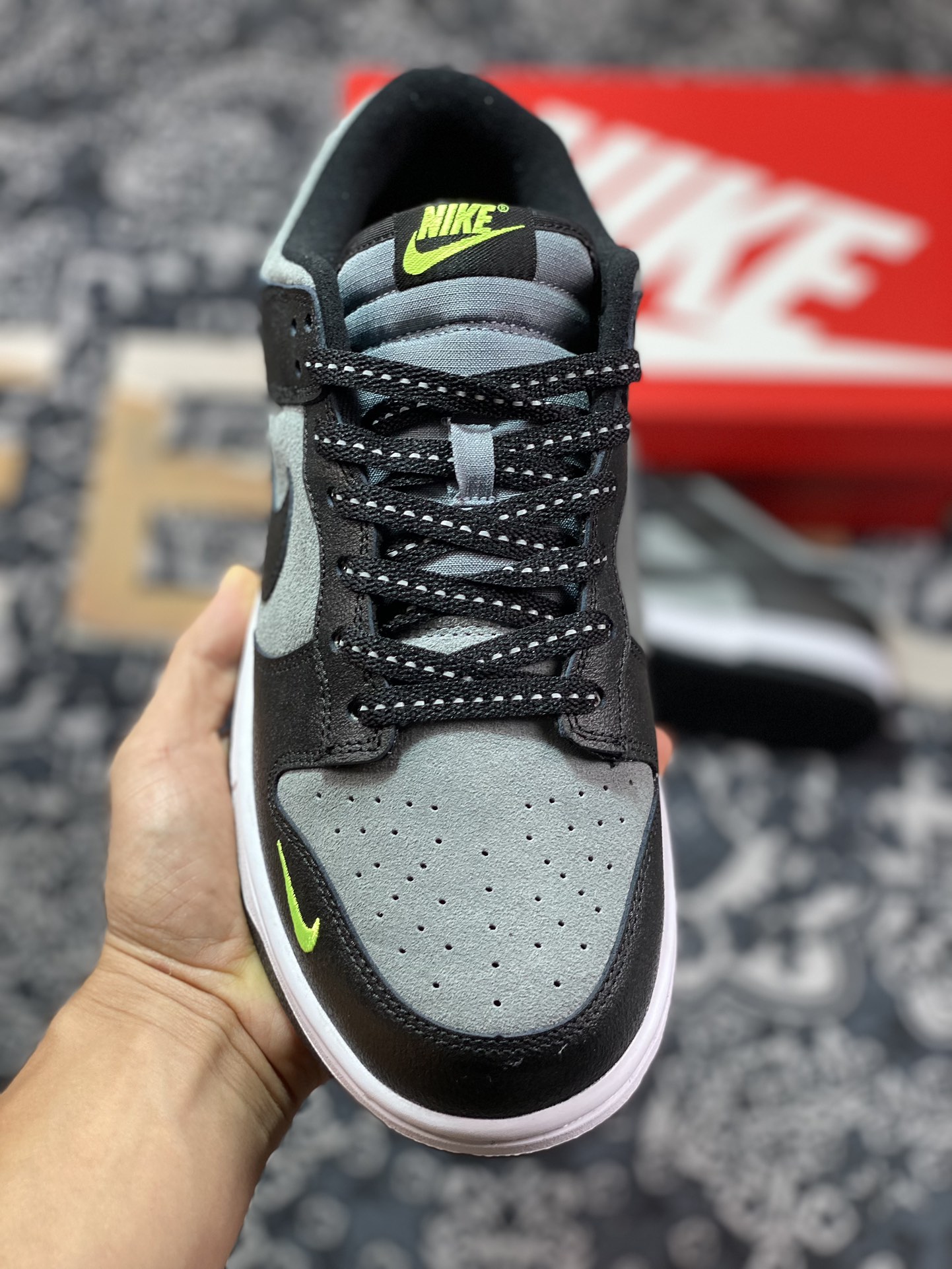 230 耐克Nike SB Dunk Low"Black Grey Green Strike"扣篮系列板鞋“黑灰迷你小钩”FQ2205-001