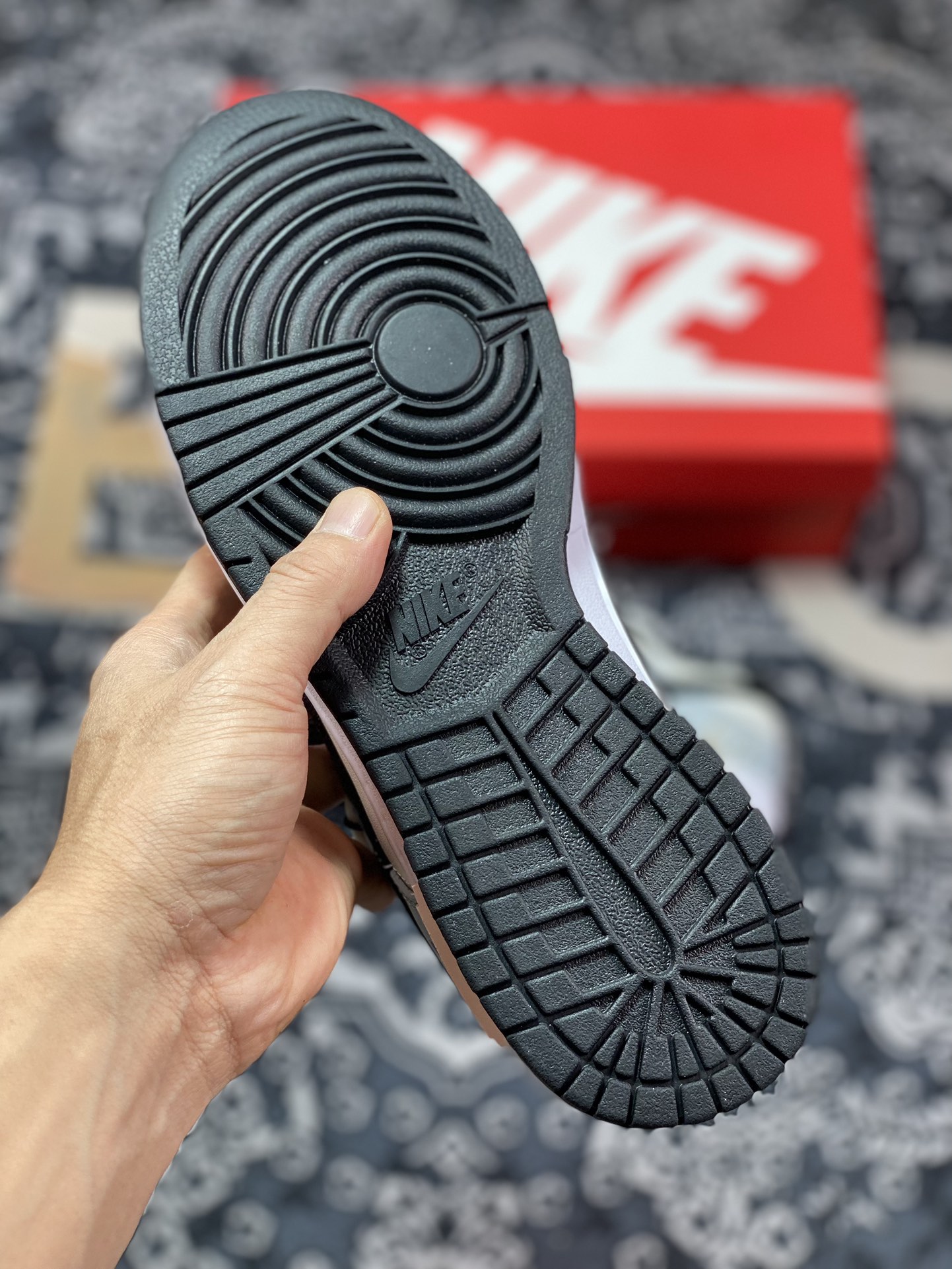 260 耐克Nike SB Dunk Low GS"GreyWhiteBlack"扣篮系列低帮板鞋“艺术灰蓝白黑绑绳”DD1391-100