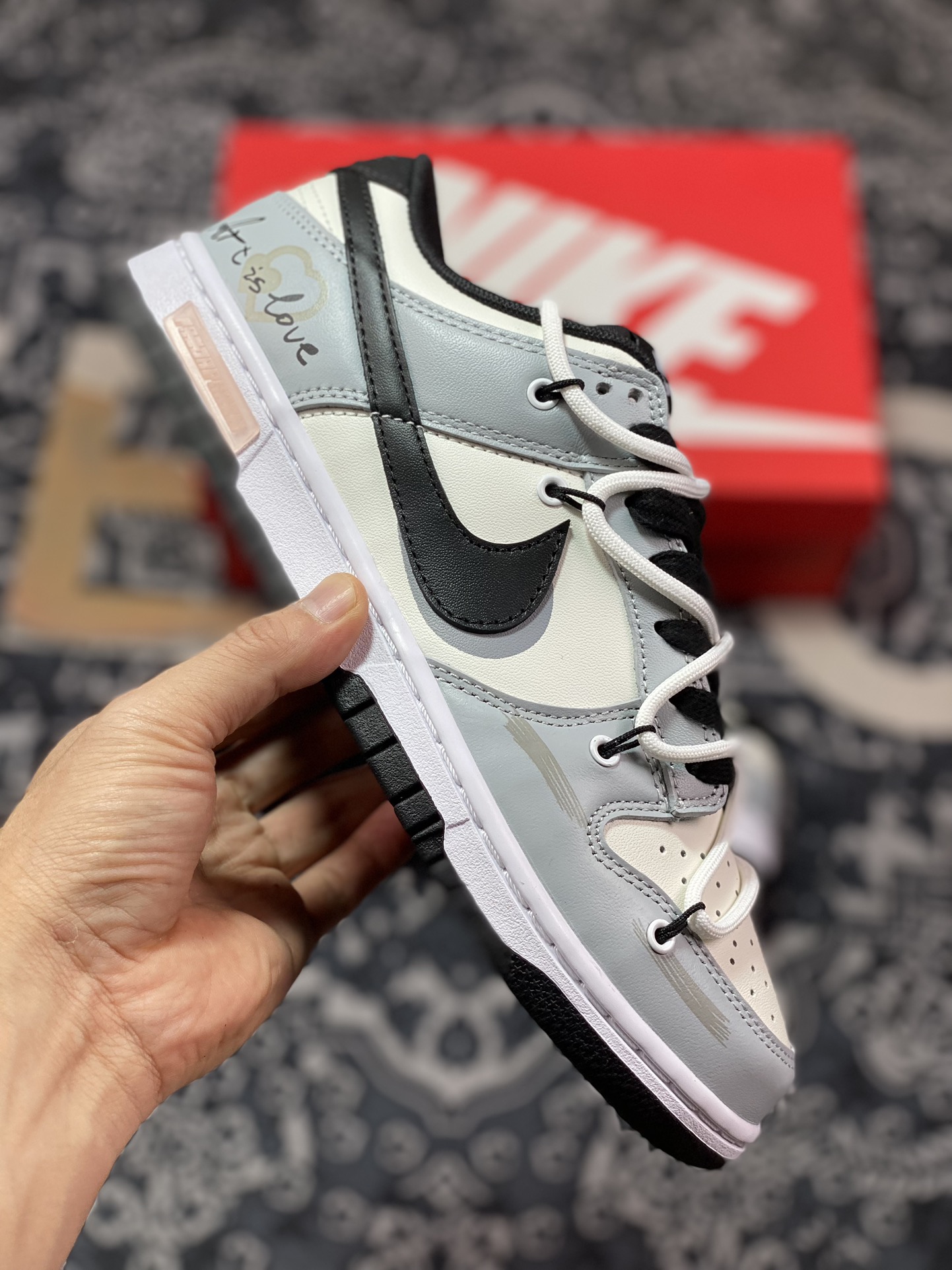 260 耐克Nike SB Dunk Low GS"GreyWhiteBlack"扣篮系列低帮板鞋“艺术灰蓝白黑绑绳”DD1391-100