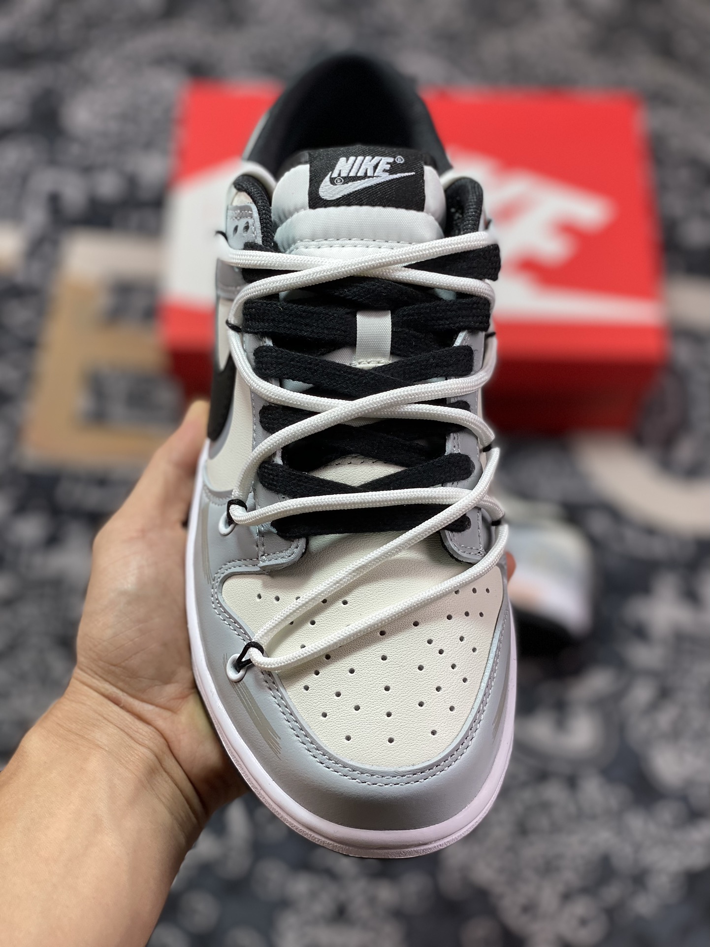 260 耐克Nike SB Dunk Low GS"GreyWhiteBlack"扣篮系列低帮板鞋“艺术灰蓝白黑绑绳”DD1391-100