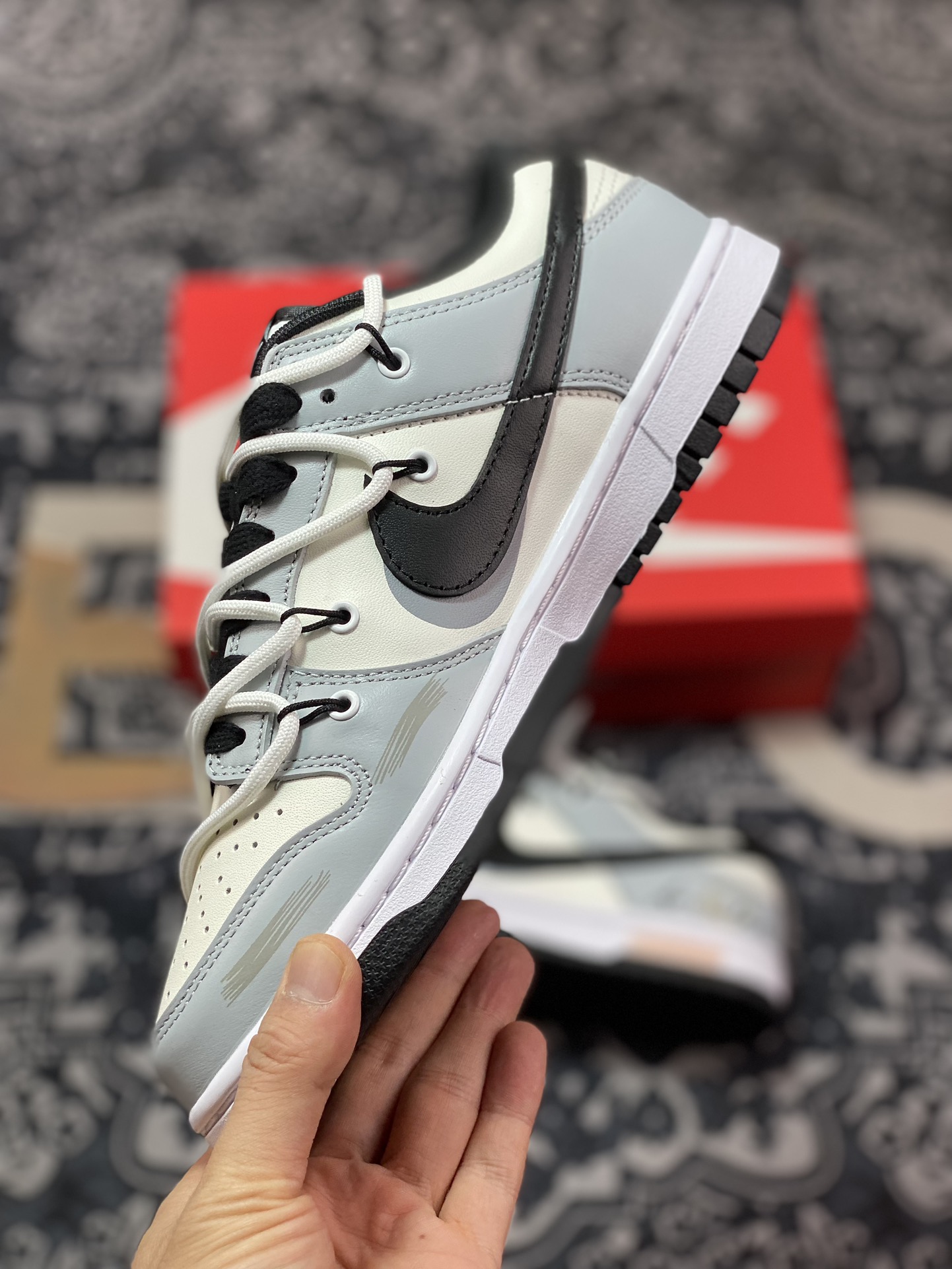 260 耐克Nike SB Dunk Low GS"GreyWhiteBlack"扣篮系列低帮板鞋“艺术灰蓝白黑绑绳”DD1391-100