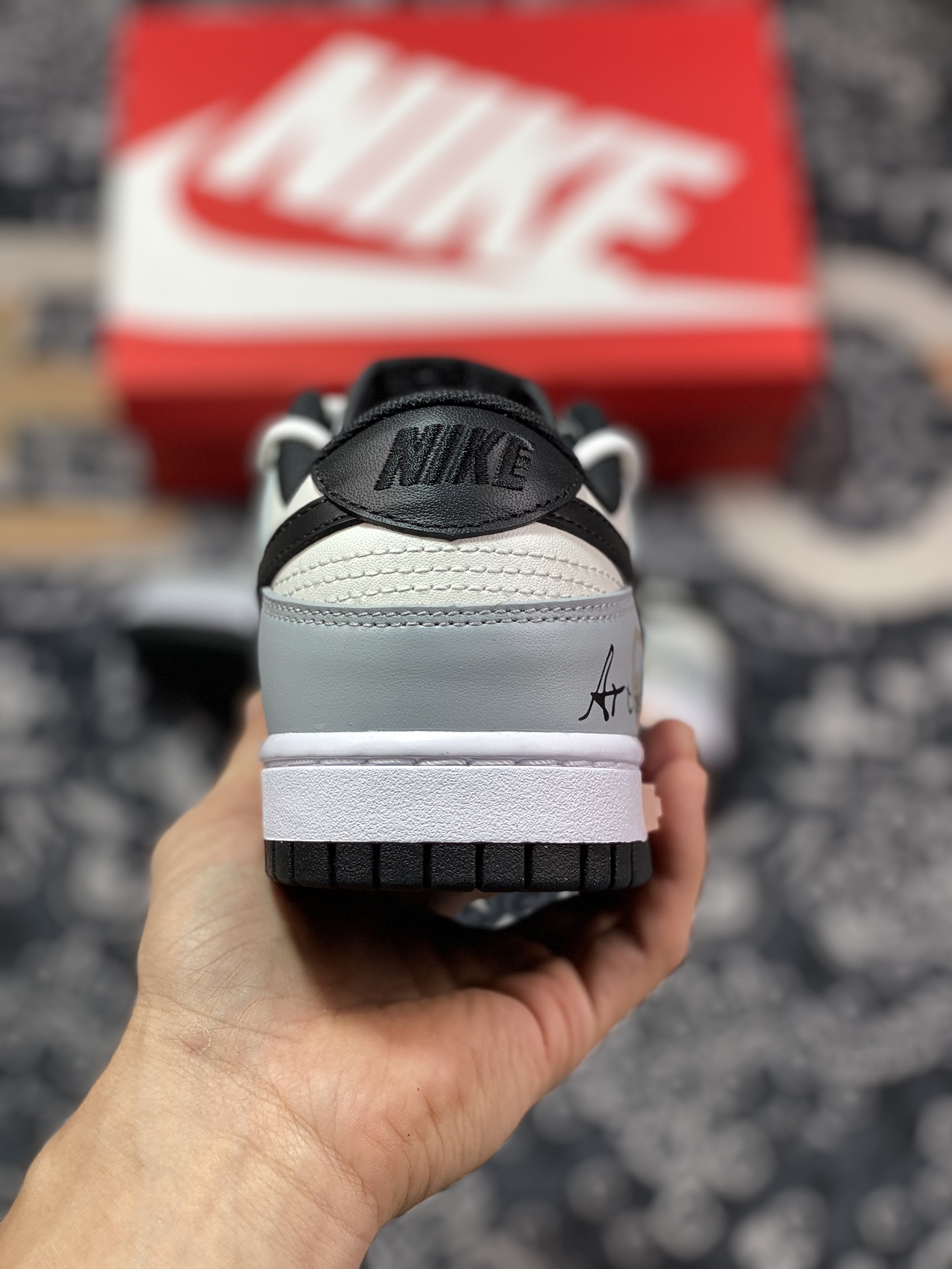 260 耐克Nike SB Dunk Low GS"GreyWhiteBlack"扣篮系列低帮板鞋“艺术灰蓝白黑绑绳”DD1391-100