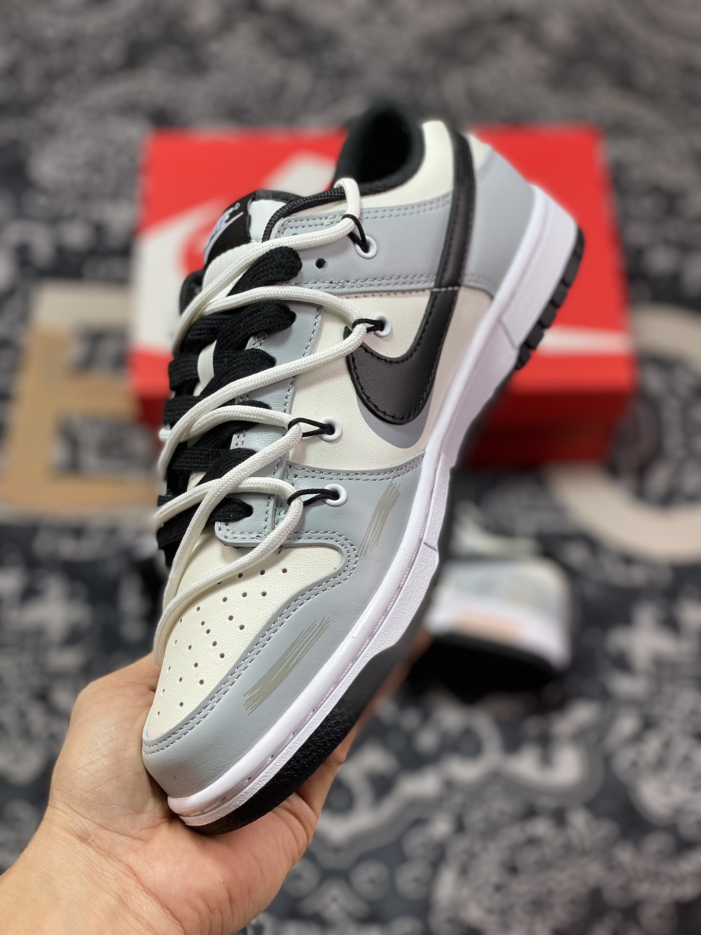 260 耐克Nike SB Dunk Low GS"GreyWhiteBlack"扣篮系列低帮板鞋“艺术灰蓝白黑绑绳”DD1391-100