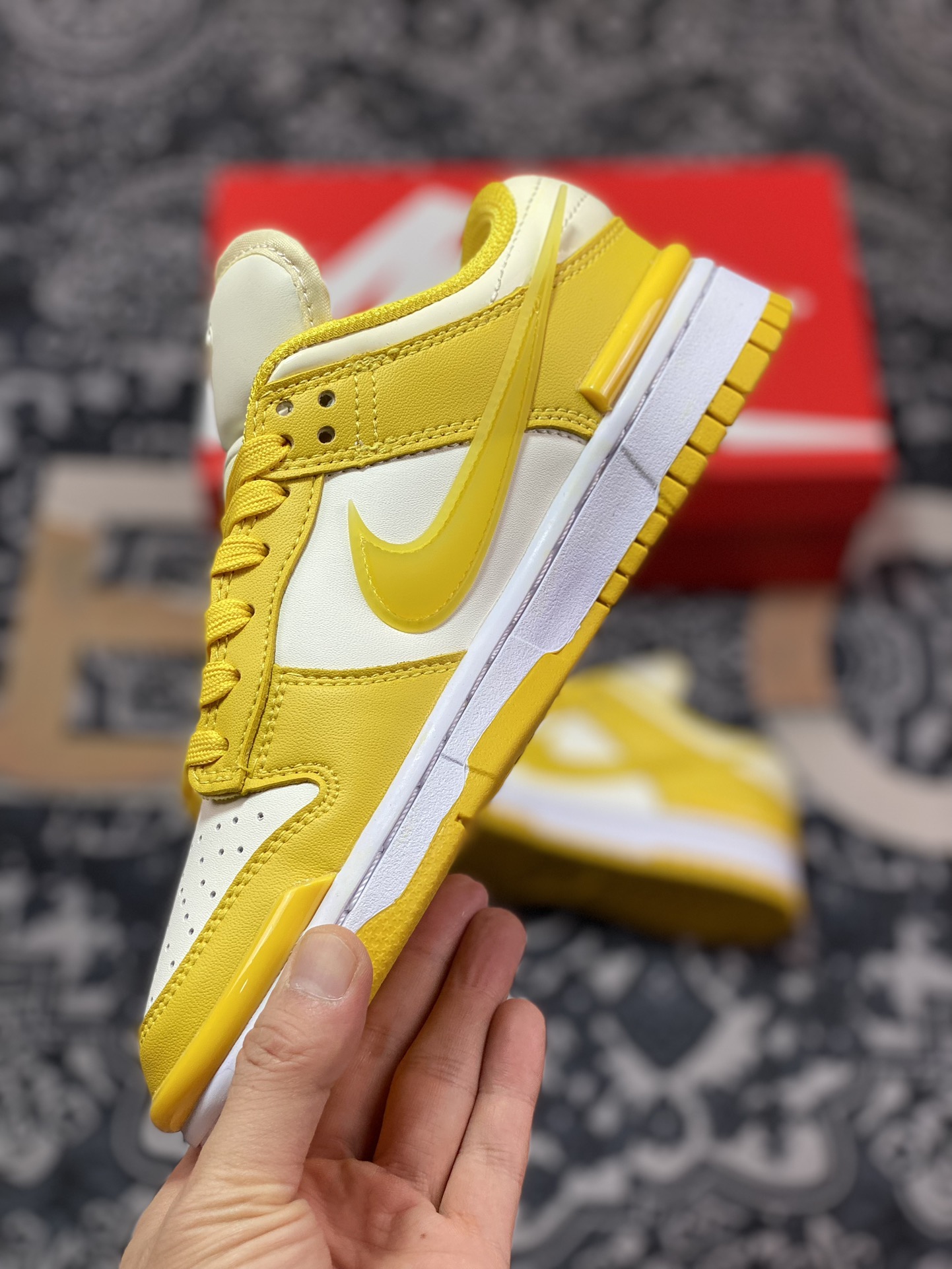 220 Nike  Dunk Low Twist ”Vivid Sulfur“ 柠檬黄 变异风 SB低帮休闲板鞋 DZ2794-100