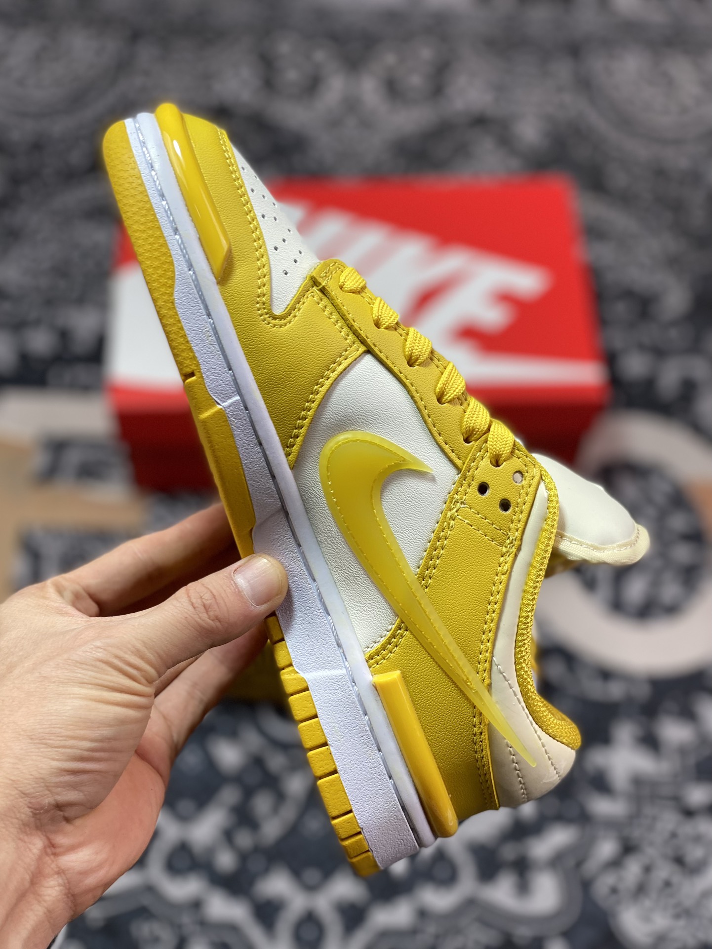 220 Nike  Dunk Low Twist ”Vivid Sulfur“ 柠檬黄 变异风 SB低帮休闲板鞋 DZ2794-100