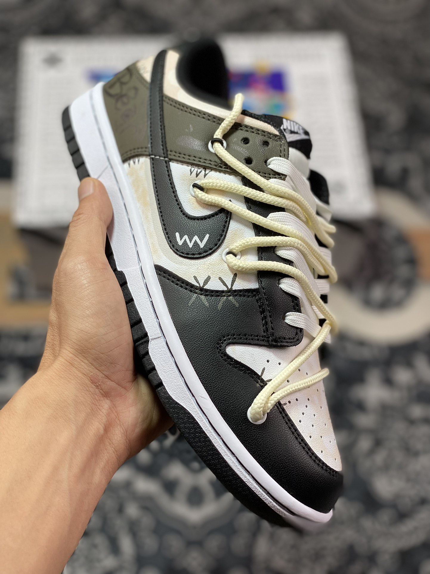 300 耐克Nike SB Dunk Low Lot”BlackWhiteBrown”扣篮系列低帮板鞋“黑米白棕布欧熊绑绳”DD1391-100