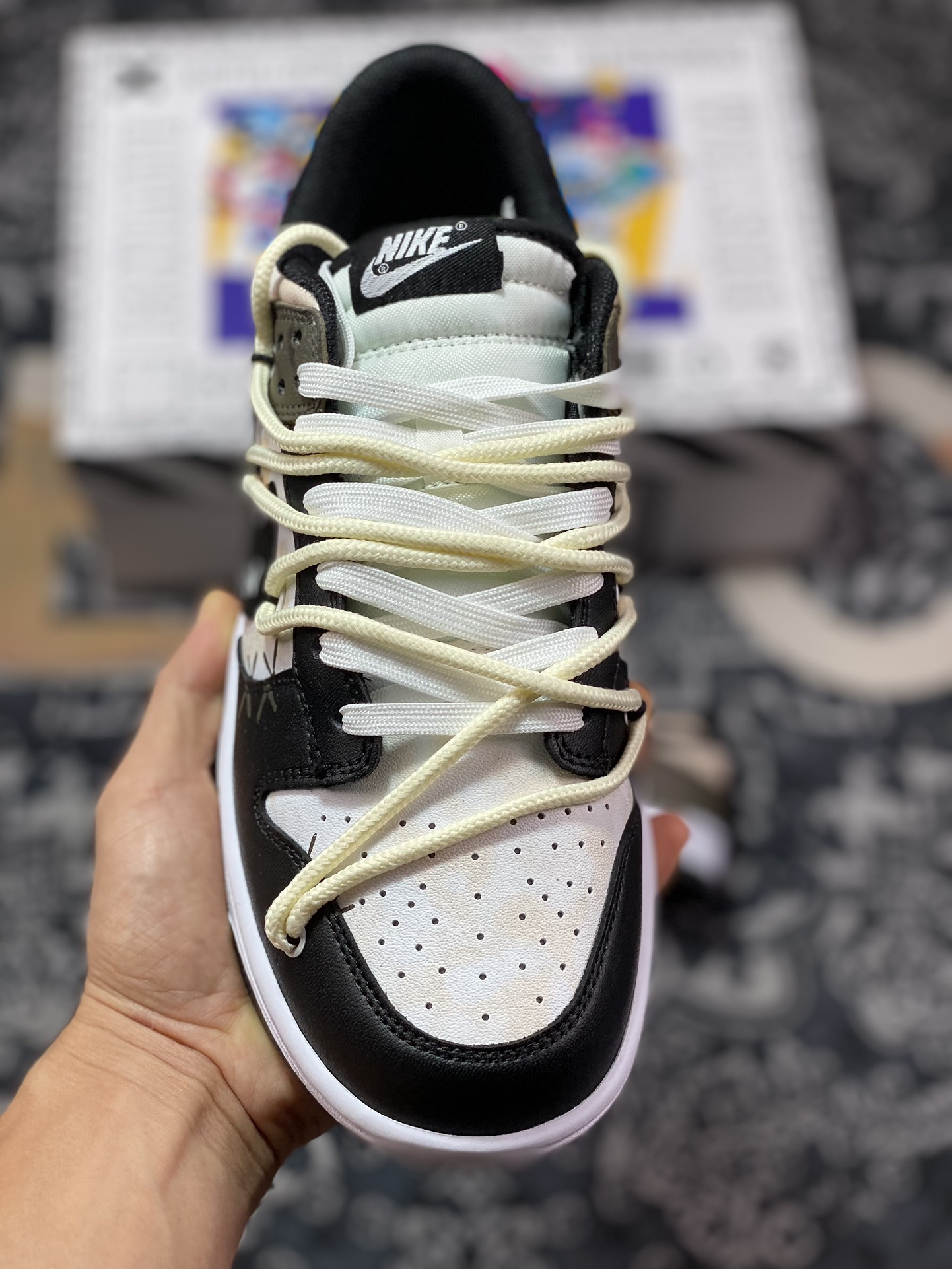 300 耐克Nike SB Dunk Low Lot"BlackWhiteBrown"扣篮系列低帮板鞋“黑米白棕布欧熊绑绳”DD1391-100