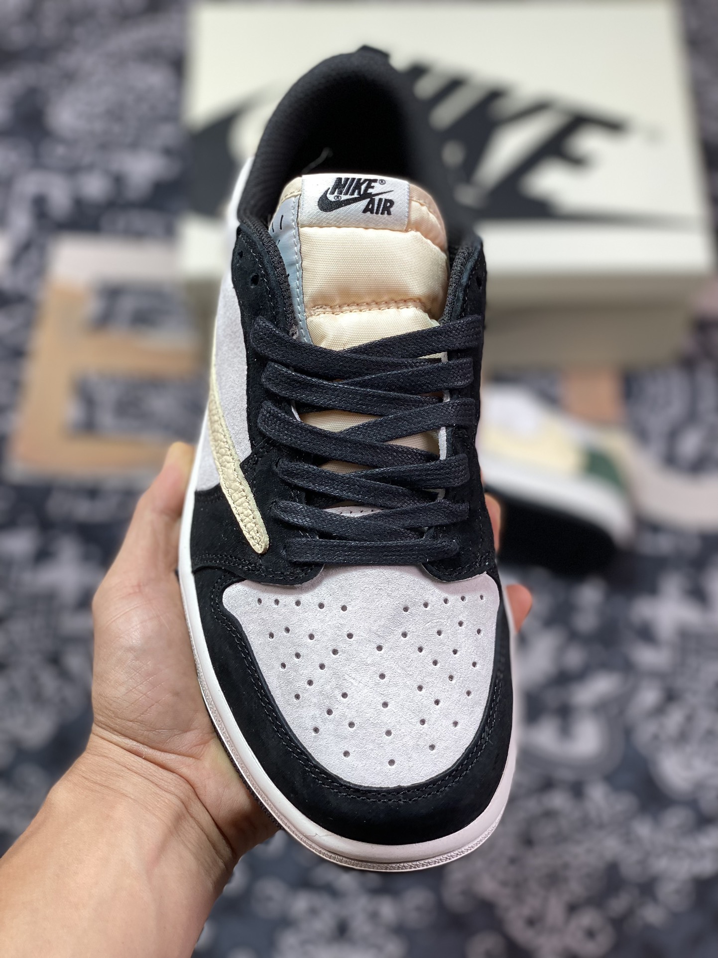 300 Travis Scott x Fragment x Air Jordan 1 Low TS联名倒勾低帮板鞋 DM7866-678