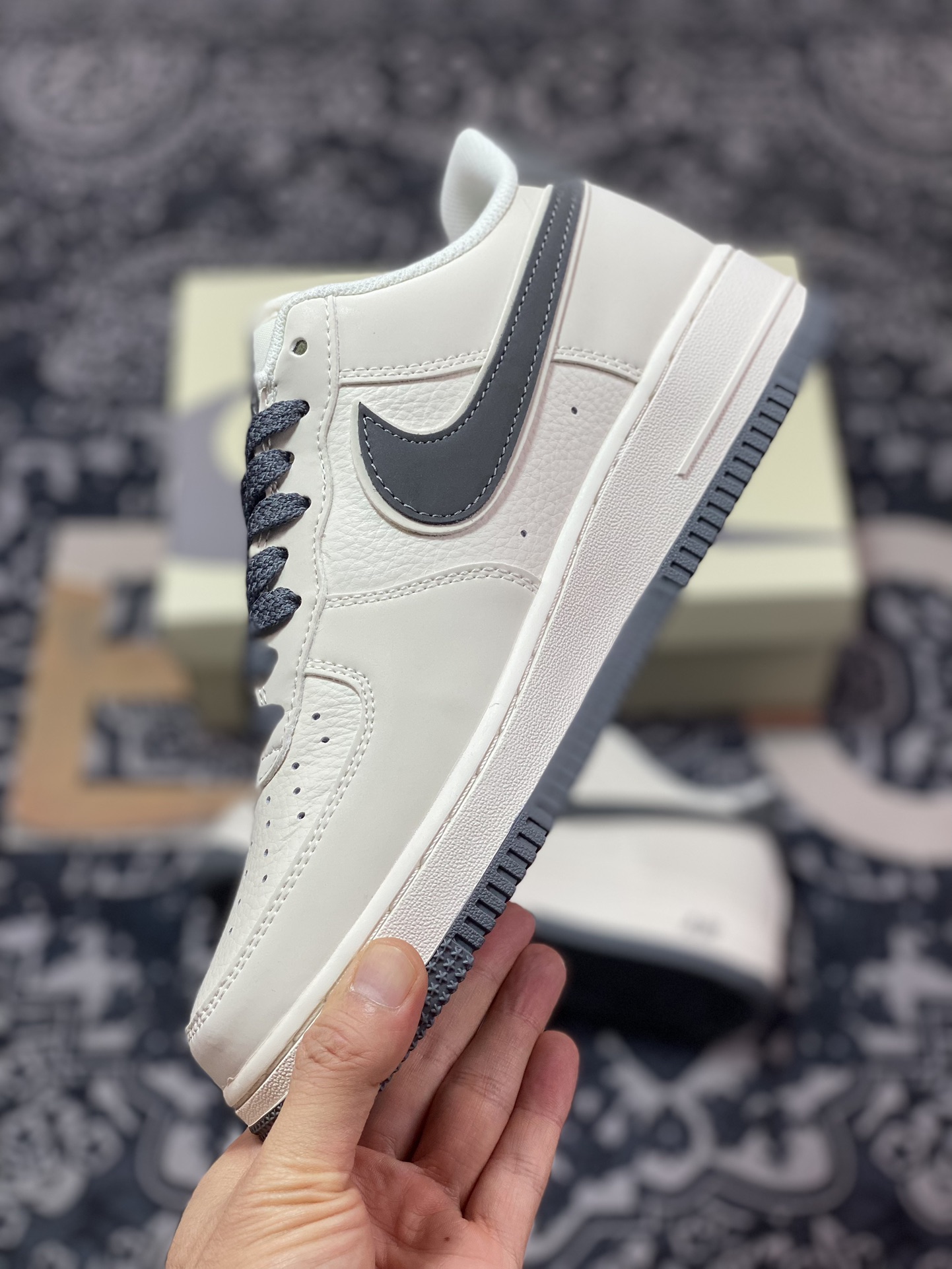 240 Nike Air Force 1’07 Low"Milk WhiteDeep Grey"空军一号经典低帮板鞋“皮革奶白暗黑反光”GL6835-013