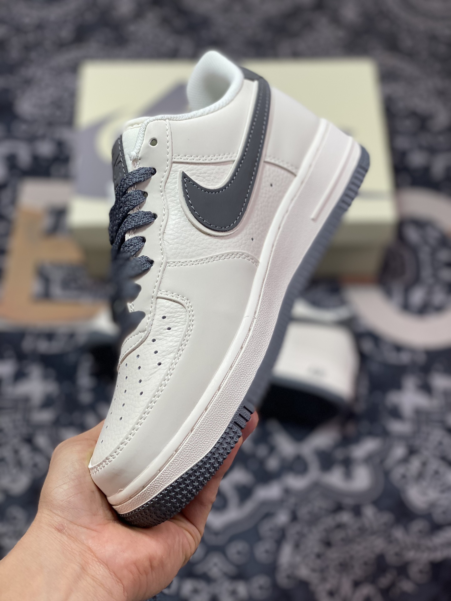 240 Nike Air Force 1’07 Low"Milk WhiteDeep Grey"空军一号经典低帮板鞋“皮革奶白暗黑反光”GL6835-013