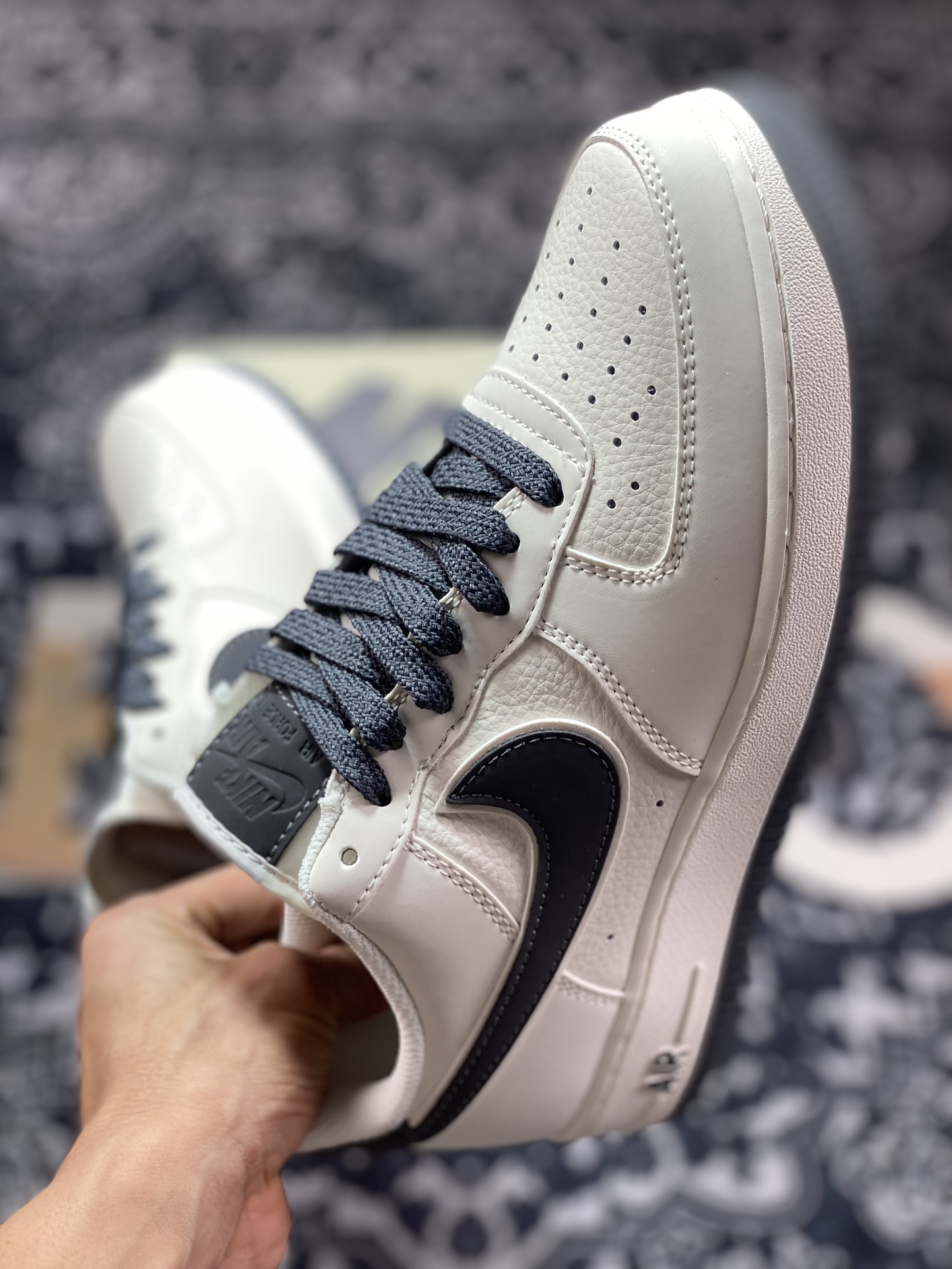 240 Nike Air Force 1’07 Low"Milk WhiteDeep Grey"空军一号经典低帮板鞋“皮革奶白暗黑反光”GL6835-013