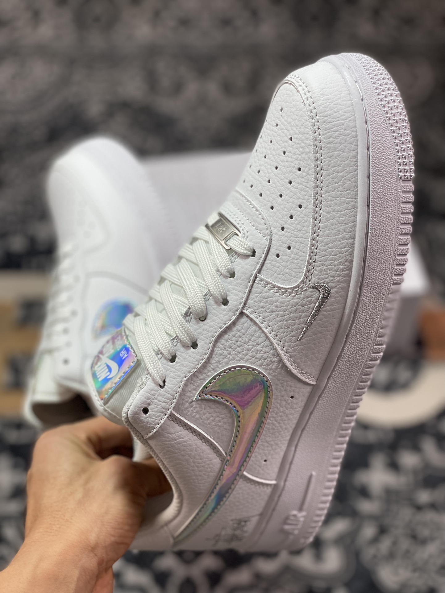 220 Stussy x Nike Air Force 1′07 Low"WhiteIridescent Pixel"空军一号板鞋“白炫彩银斯图西刺绣小钩”