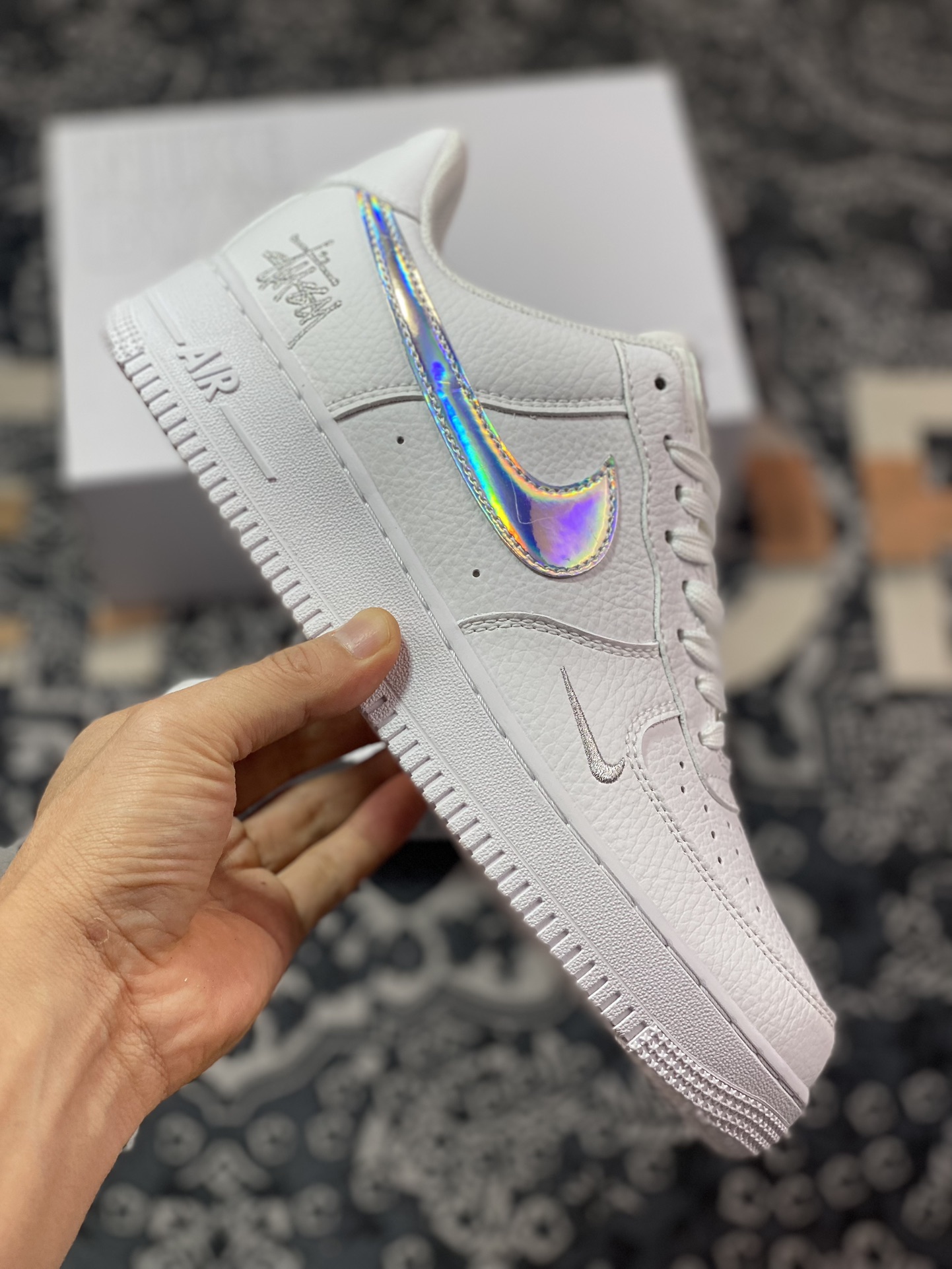 220 Stussy x Nike Air Force 1′07 Low"WhiteIridescent Pixel"空军一号板鞋“白炫彩银斯图西刺绣小钩”