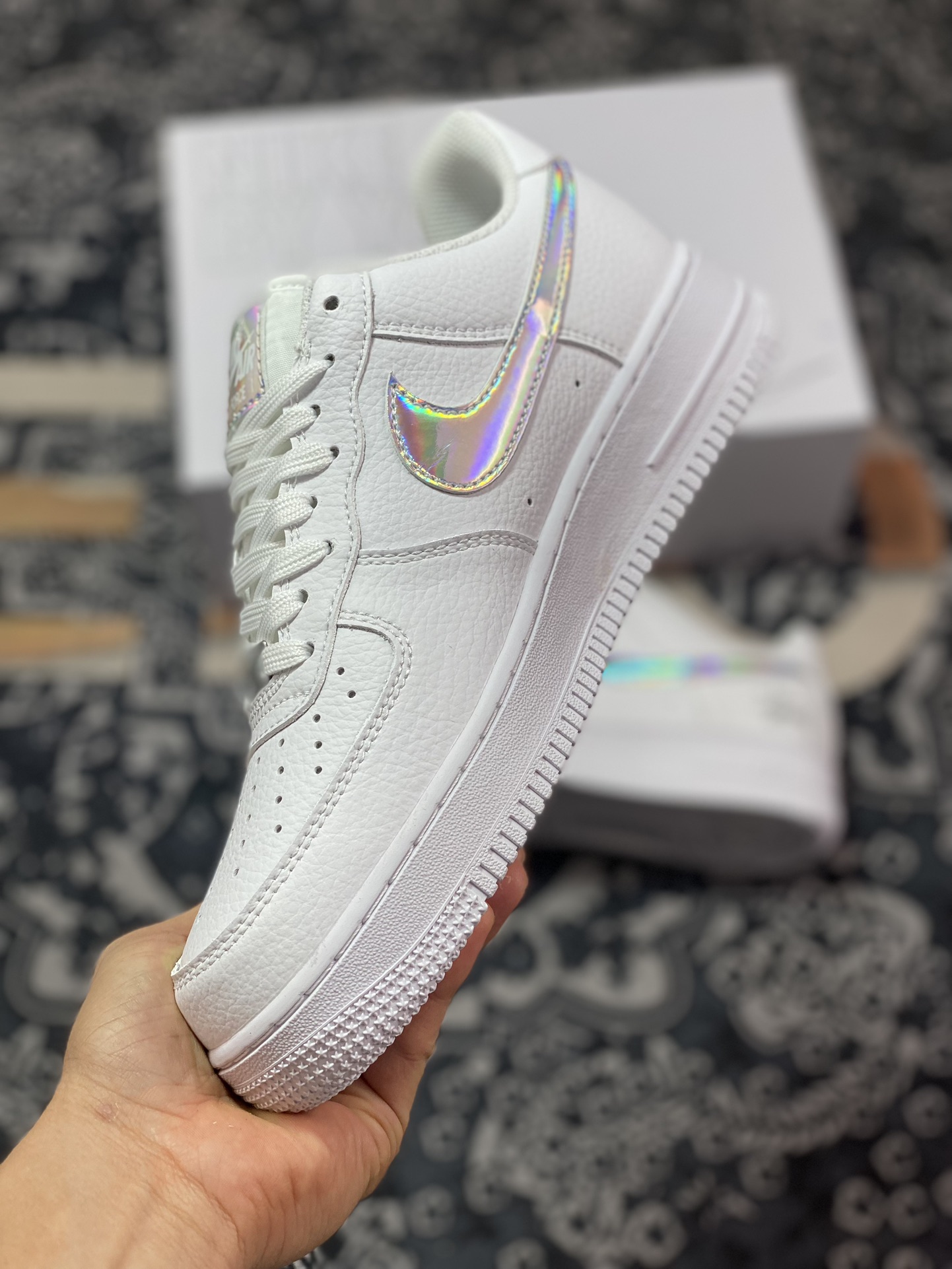 220 Stussy x Nike Air Force 1′07 Low"WhiteIridescent Pixel"空军一号板鞋“白炫彩银斯图西刺绣小钩”