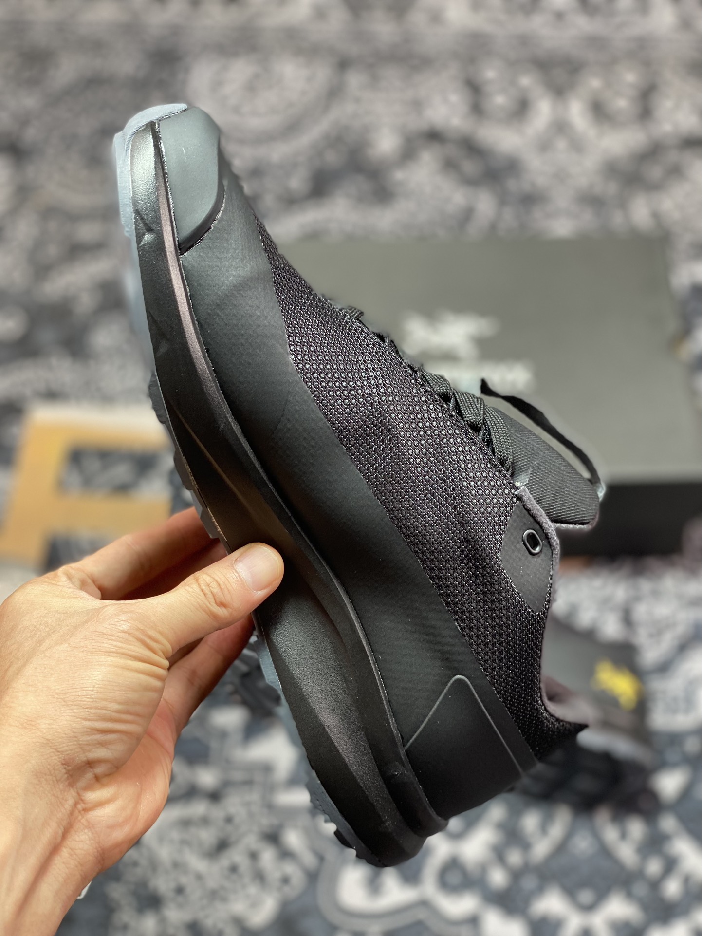 280 Arc'teryx Aerios FL GTX 系列多功能攀登轻运动鞋“黑金LOGO”071244-400242