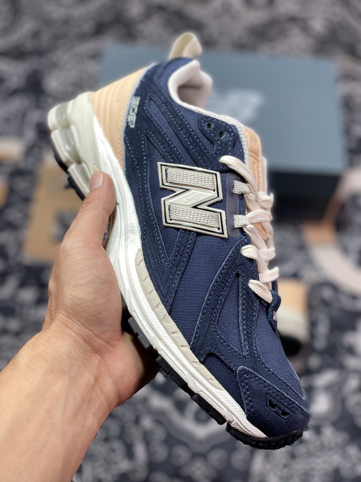 240 New Balance M1906R系列低帮复古老爹慢跑鞋“藏蓝杏仁茶黄”M1906FB