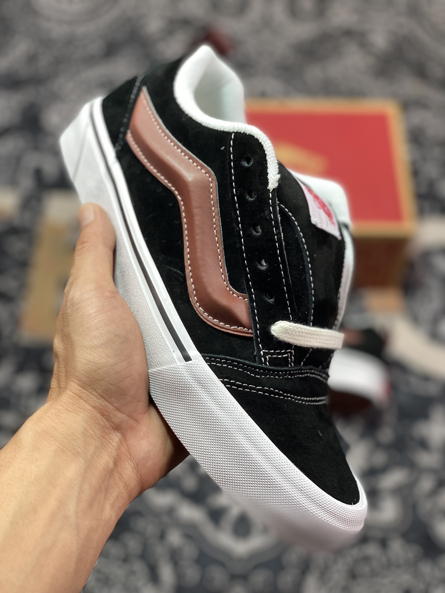 150 Vans Classics Knu Skool 面包鞋 VN0009QC201