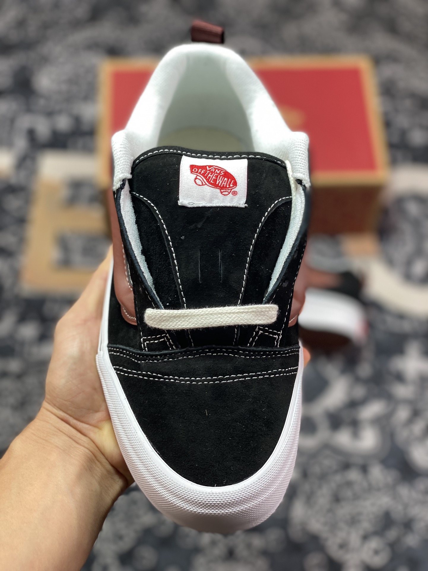 150 Vans Classics Knu Skool 面包鞋 VN0009QC201