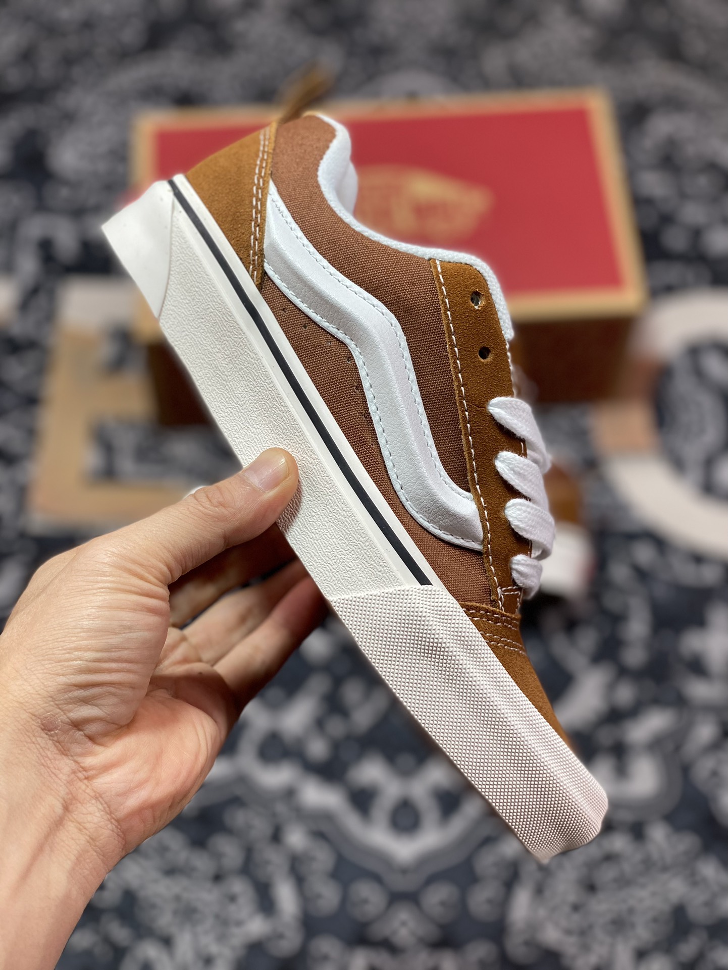 160  Vans Classics Knu Skool 面包鞋