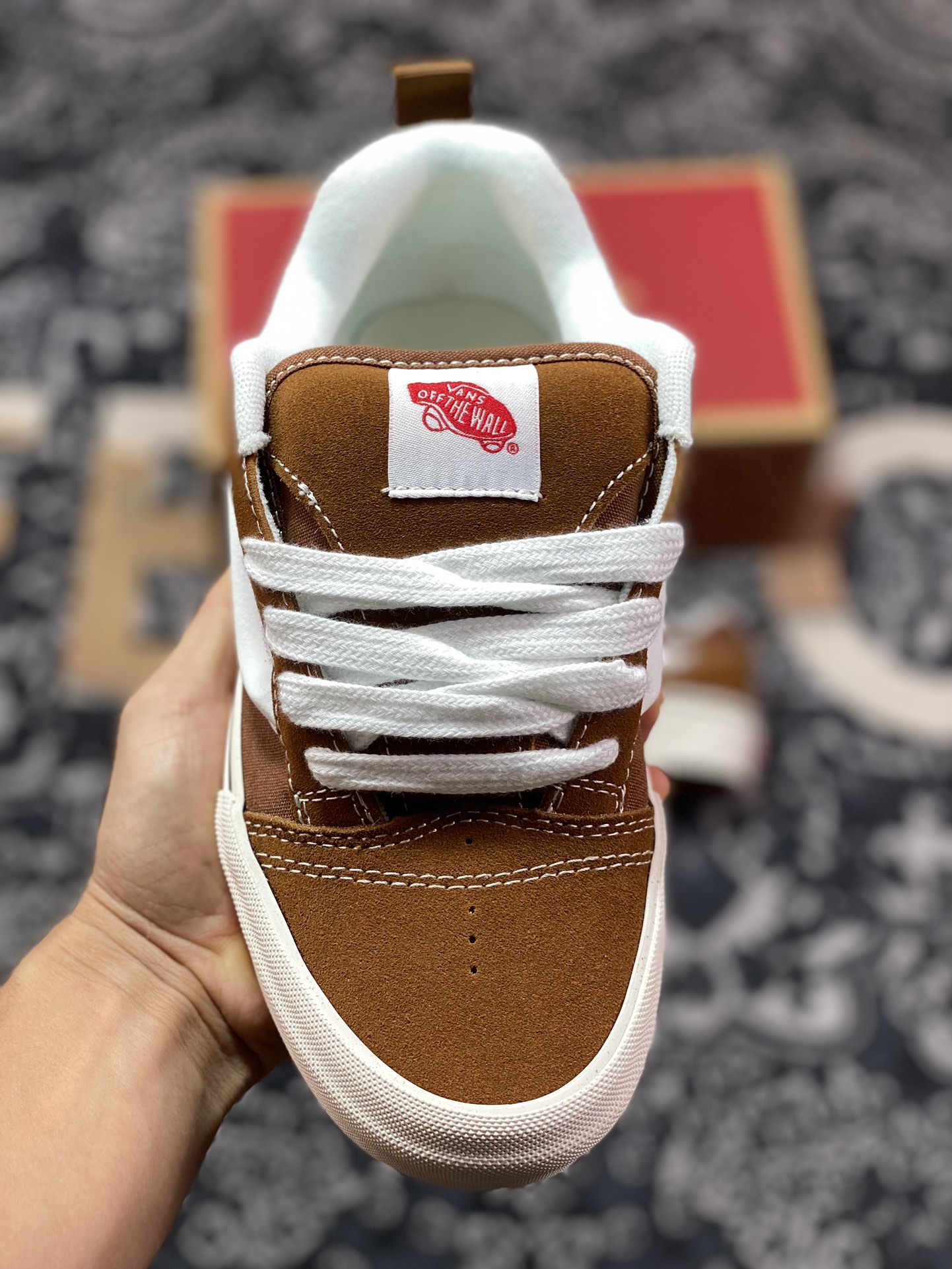 160  Vans Classics Knu Skool 面包鞋