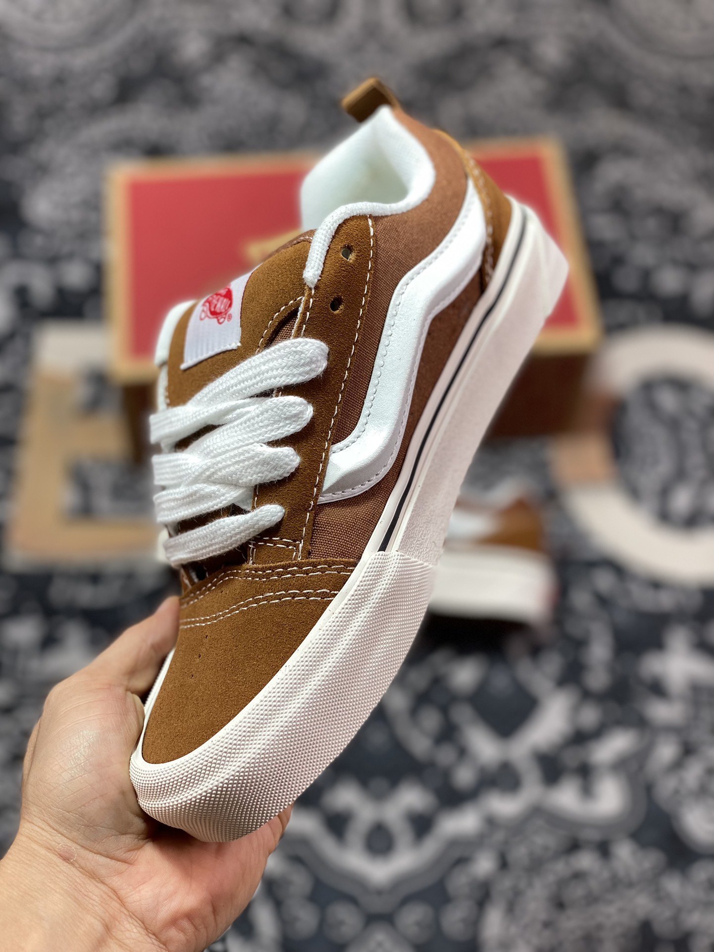 160  Vans Classics Knu Skool 面包鞋