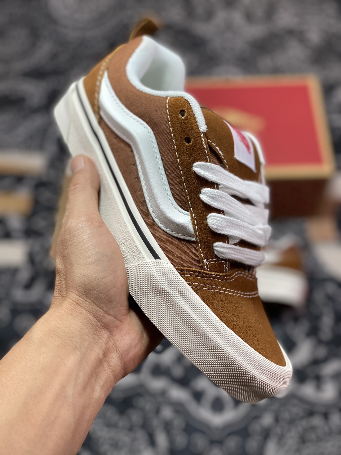 160  Vans Classics Knu Skool 面包鞋