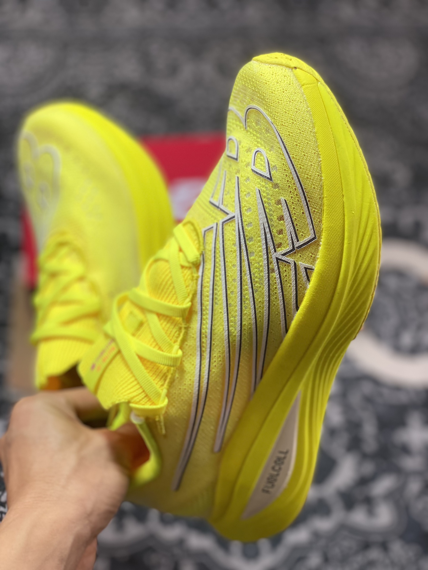 220 新百伦New Balance FuelCell SC Elite V3"WhiteYellow"燃料慢跑鞋“网纱白银柠檬黄”MRCELCP3