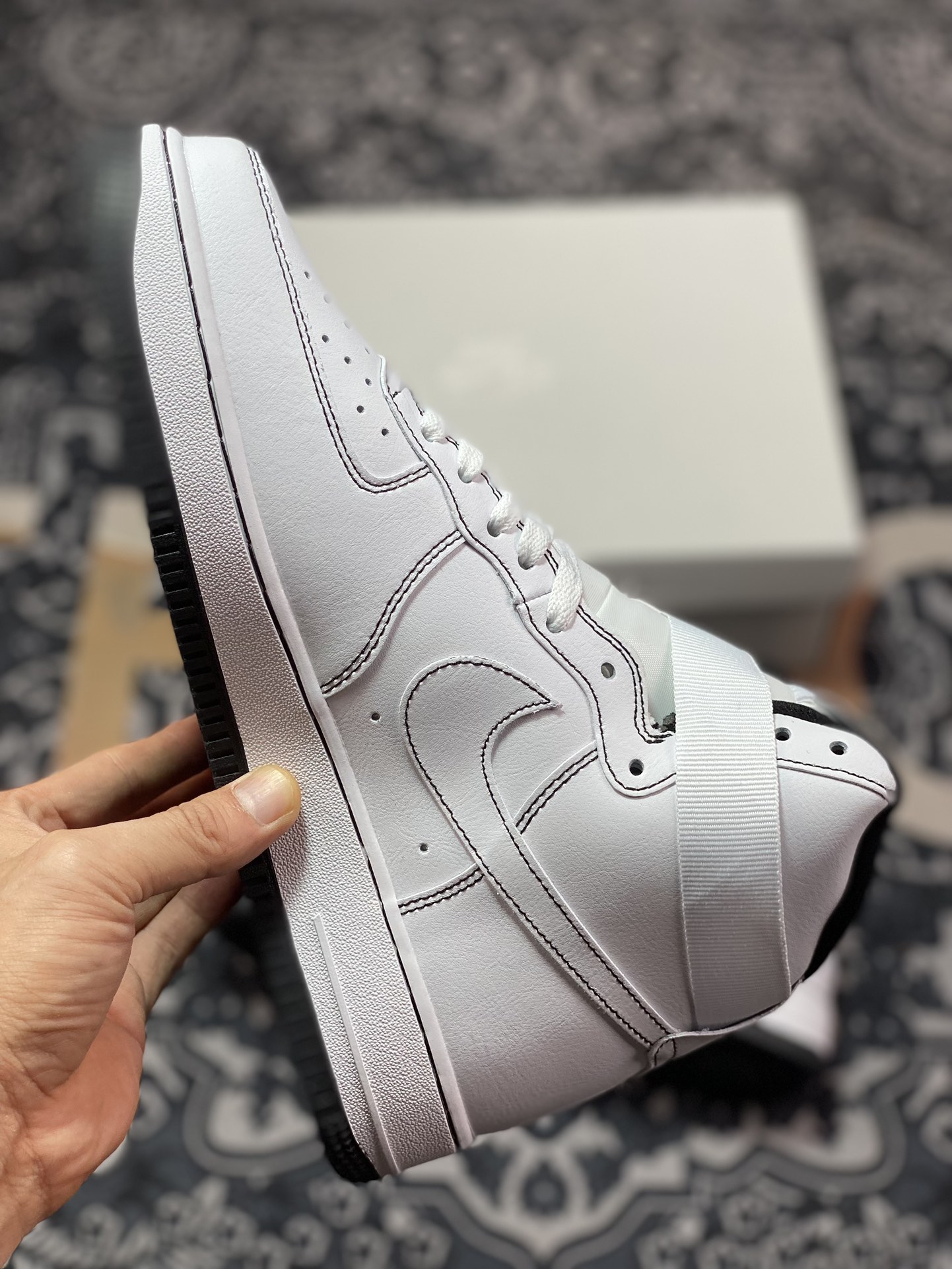 220 Nike Air Force 1 ’07 Lv8 High"WhiteBlack"空军一号经典高帮板鞋“皮革白黑缝线”CV1753-001