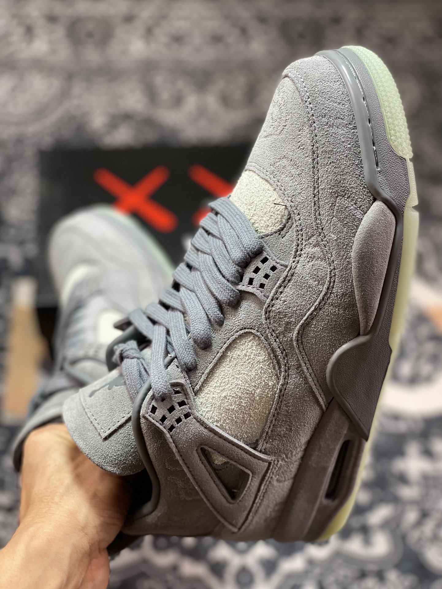 380 Kaws x Air Jordan 4 Retro夜光灰麂皮 930155-003