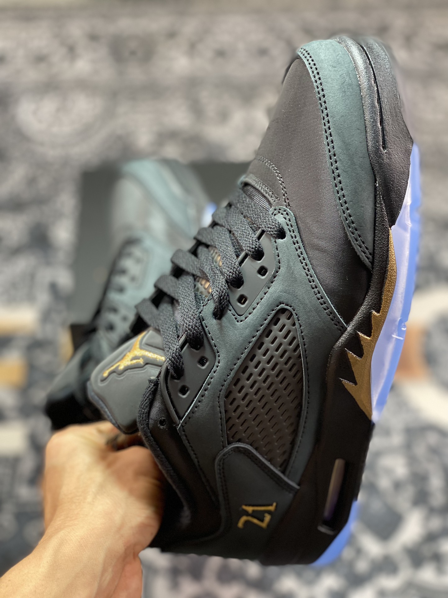 Air Jordan AJ5 Retro Low WF ”Wings” low-top black and gold color DJ1094-001