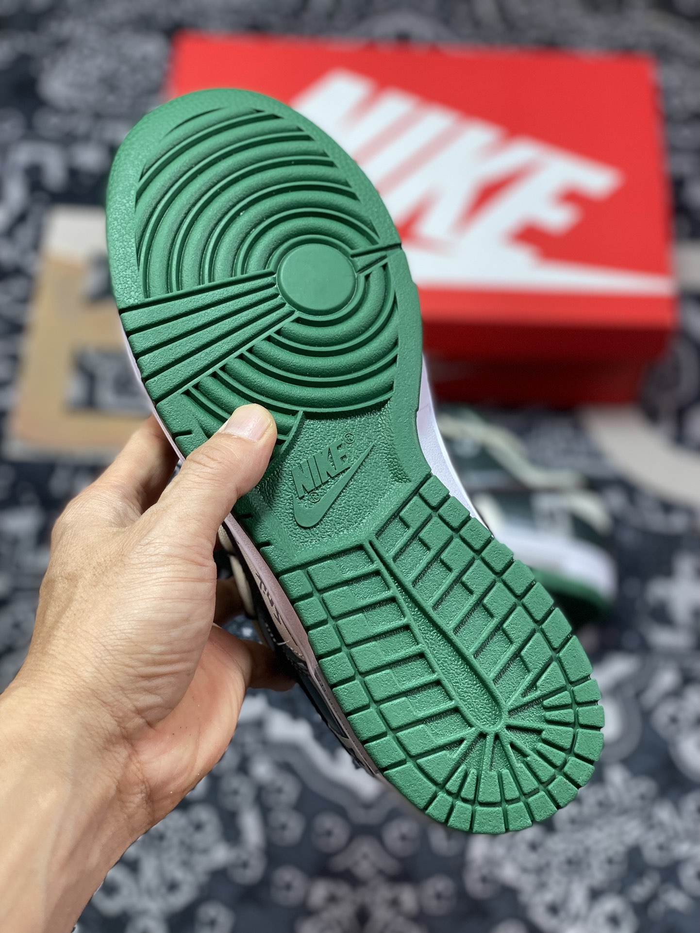 280 Nike  Dunk Low 熊猫恶作剧 滑行轨迹 裂痕板者 白绿黑 低帮休闲运动滑板鞋  DD1391-300