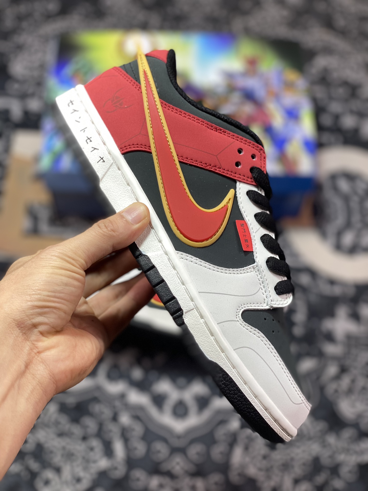 300 Nike  SB Dunk Low飞翼系列《圣斗士星矢》黑红 联名配色 低帮休闲运动滑板板鞋 ZD2356-160