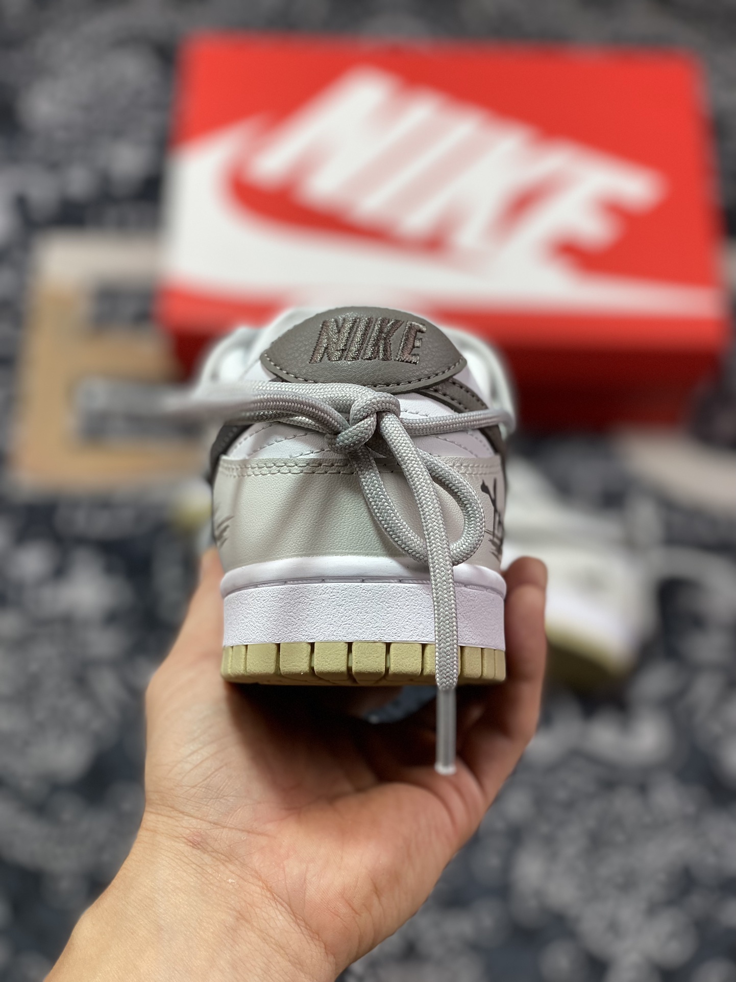 260 Nike SB Dunk Low 泼墨裂痕 涂鸦布贴  DV0833-100