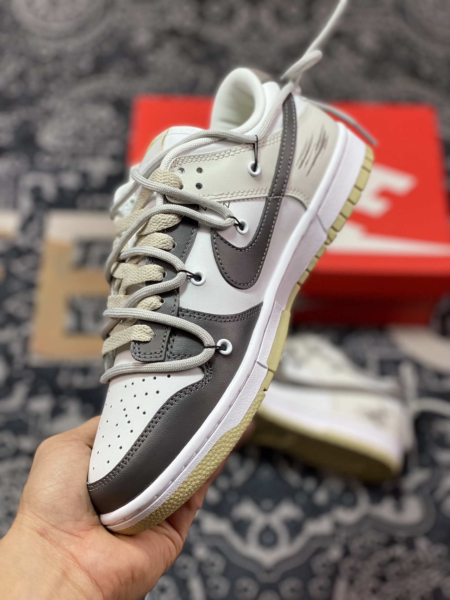 260 Nike SB Dunk Low 泼墨裂痕 涂鸦布贴  DV0833-100