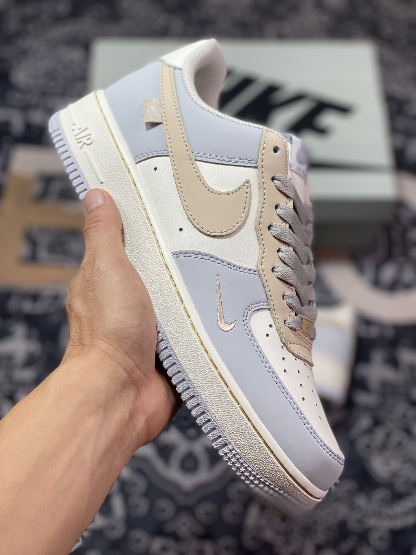 240 Nike Air Force 1 ’07 Low QS”GreySail WhiteBrown Swoosh”空军一号板鞋“皮革浅灰米棕小钩”DB3301-111