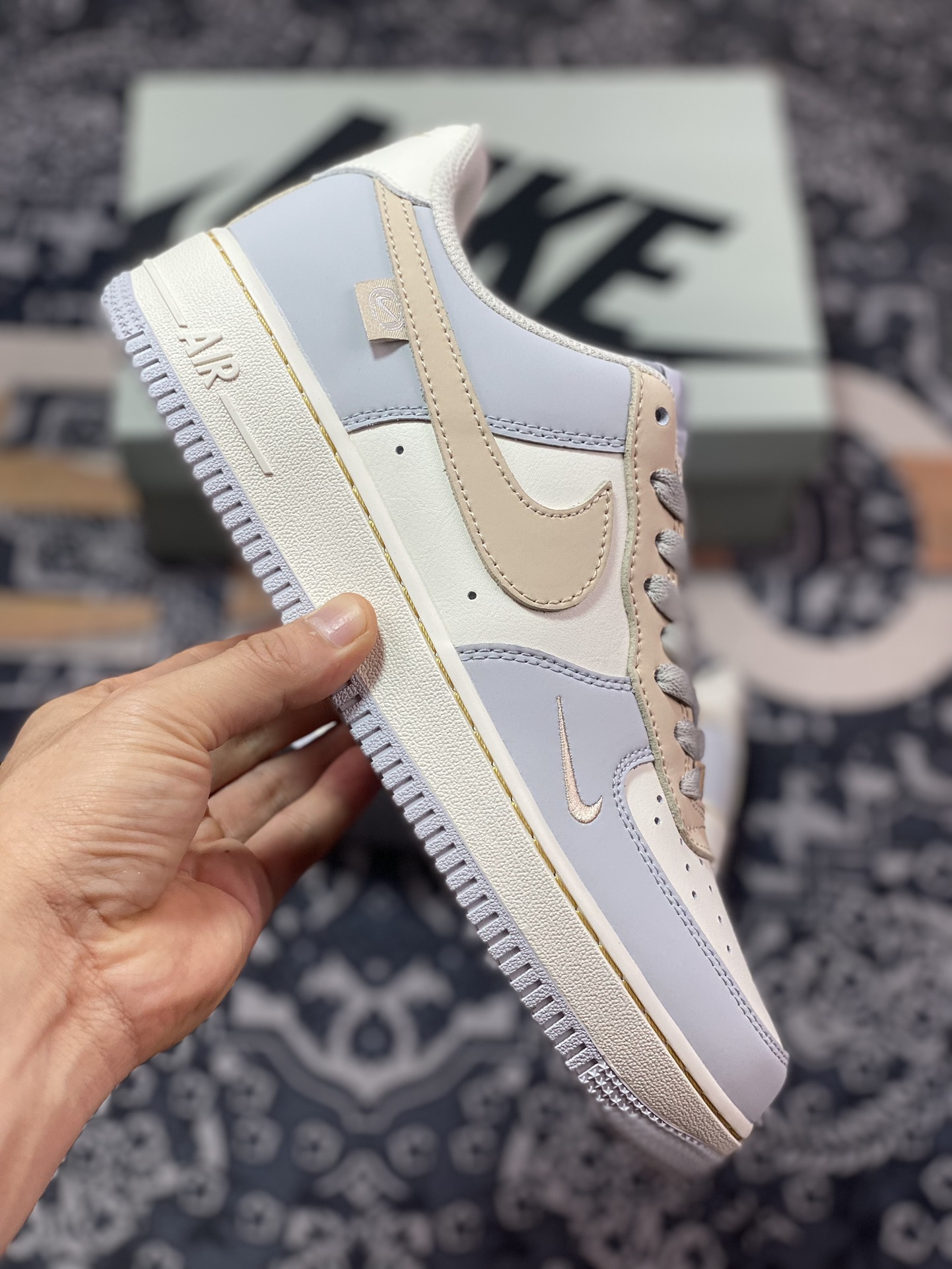 240 Nike Air Force 1 '07 Low QS"GreySail WhiteBrown Swoosh"空军一号板鞋“皮革浅灰米棕小钩”DB3301-111