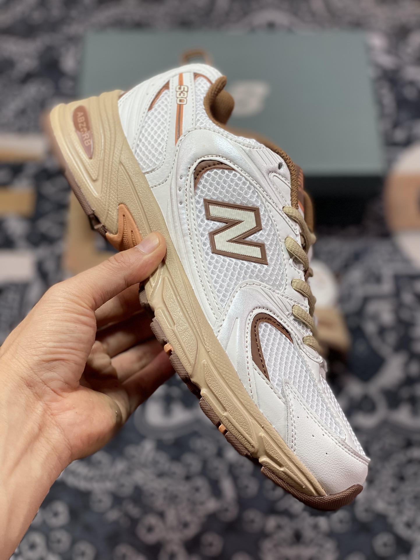 160 新百伦New Balance MR530系列复古老爹风网布跑步休闲运动鞋“联名白米黄咖啡棕”MR530NI