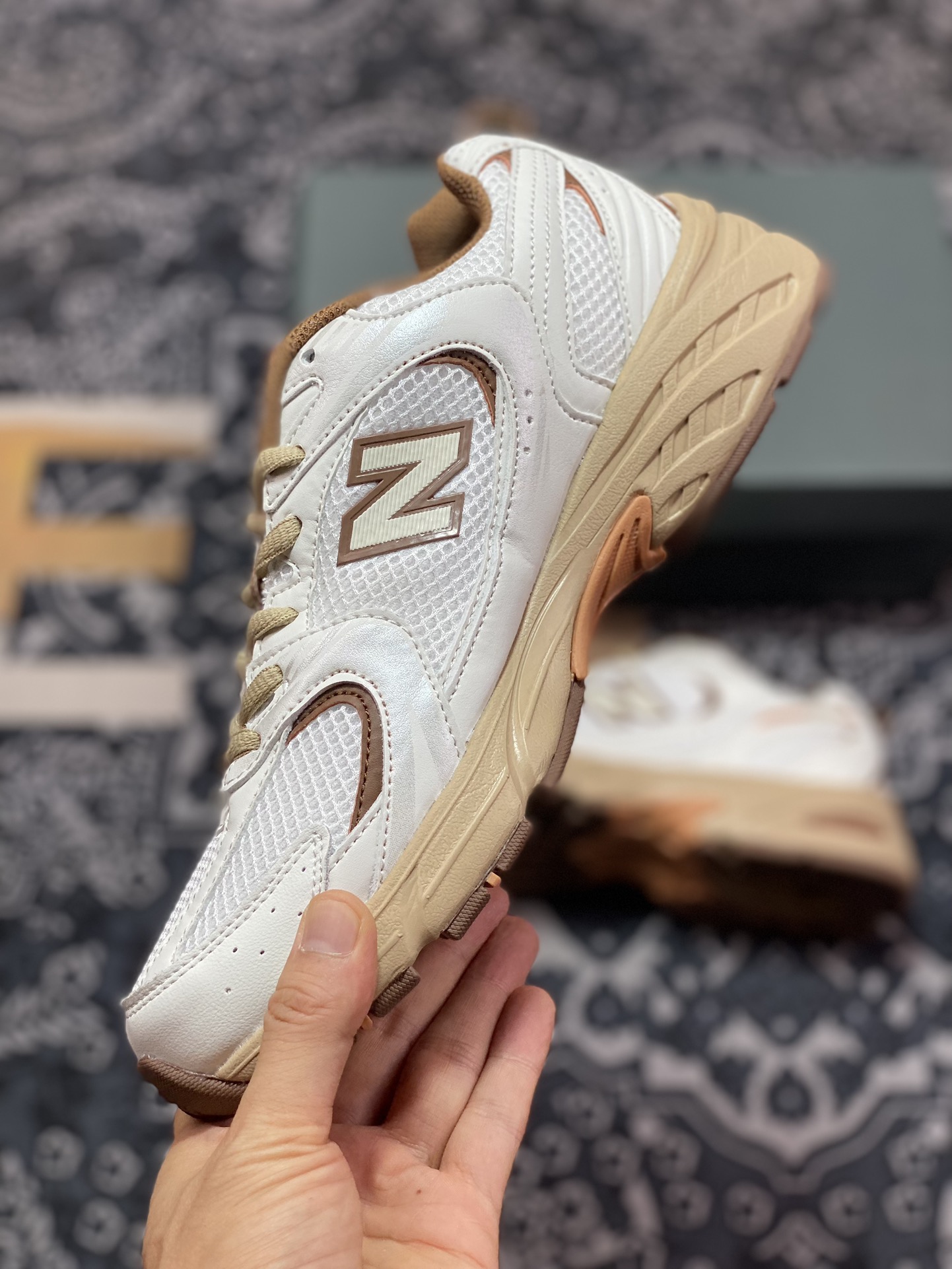 160 新百伦New Balance MR530系列复古老爹风网布跑步休闲运动鞋“联名白米黄咖啡棕”MR530NI