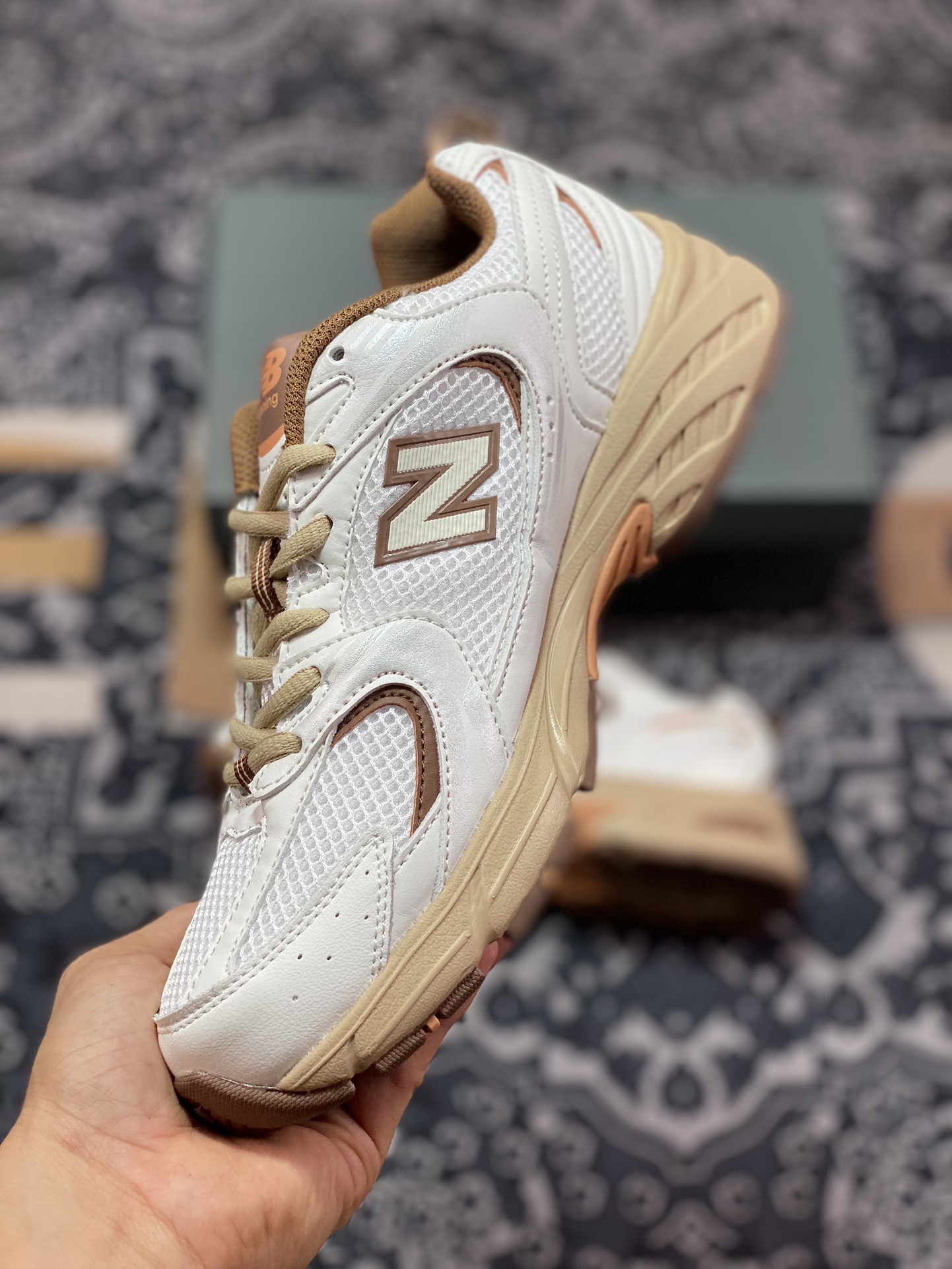 160 新百伦New Balance MR530系列复古老爹风网布跑步休闲运动鞋“联名白米黄咖啡棕”MR530NI