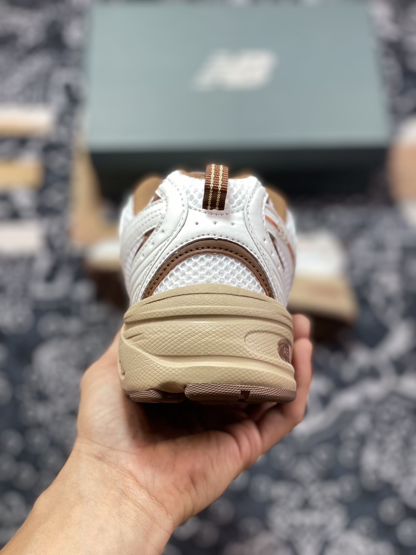 160 新百伦New Balance MR530系列复古老爹风网布跑步休闲运动鞋“联名白米黄咖啡棕”MR530NI