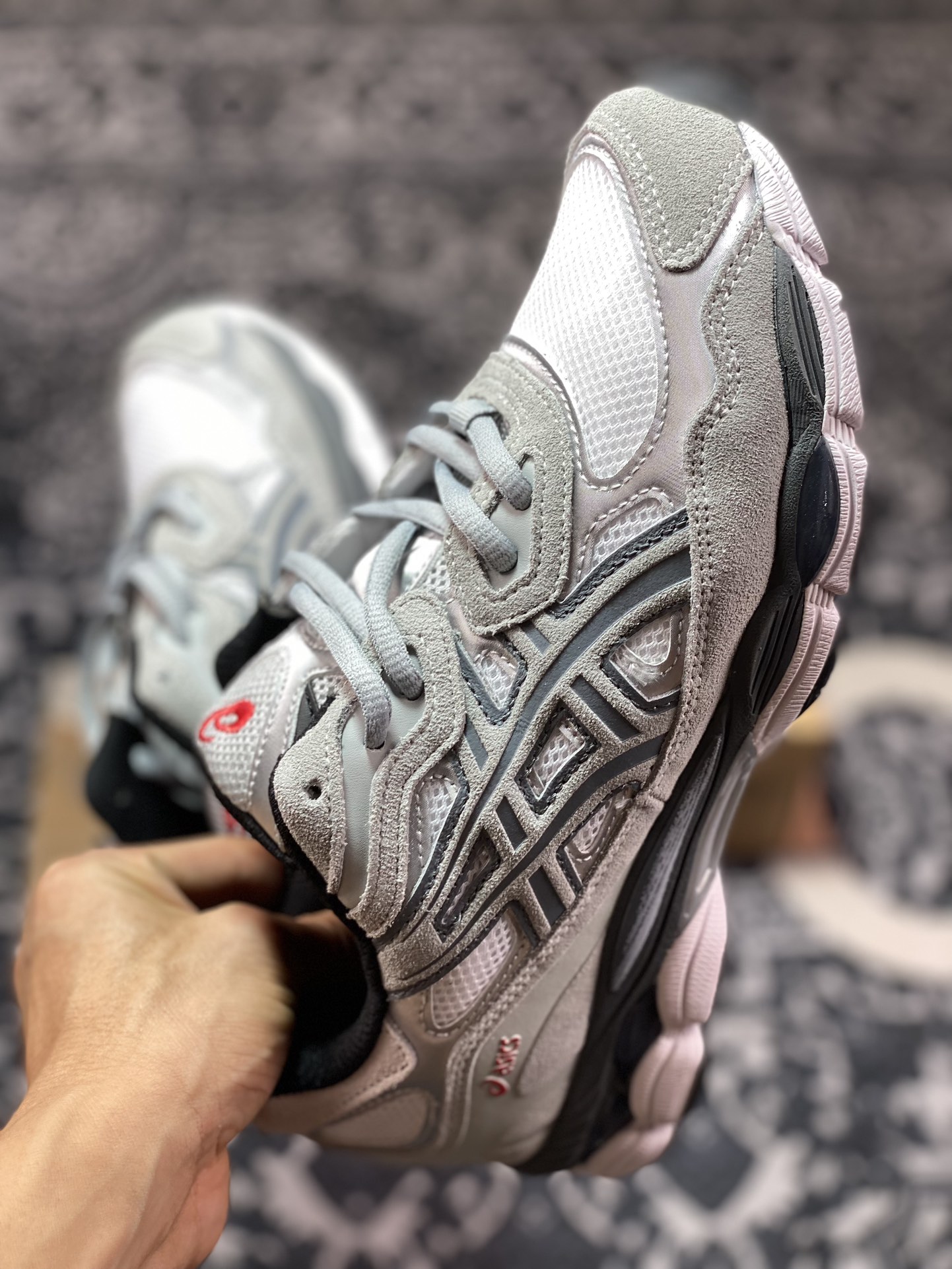 200 亚瑟士Asics Gel-N系列低帮复古休闲运动慢跑鞋“浅灰银白”1201A789-102