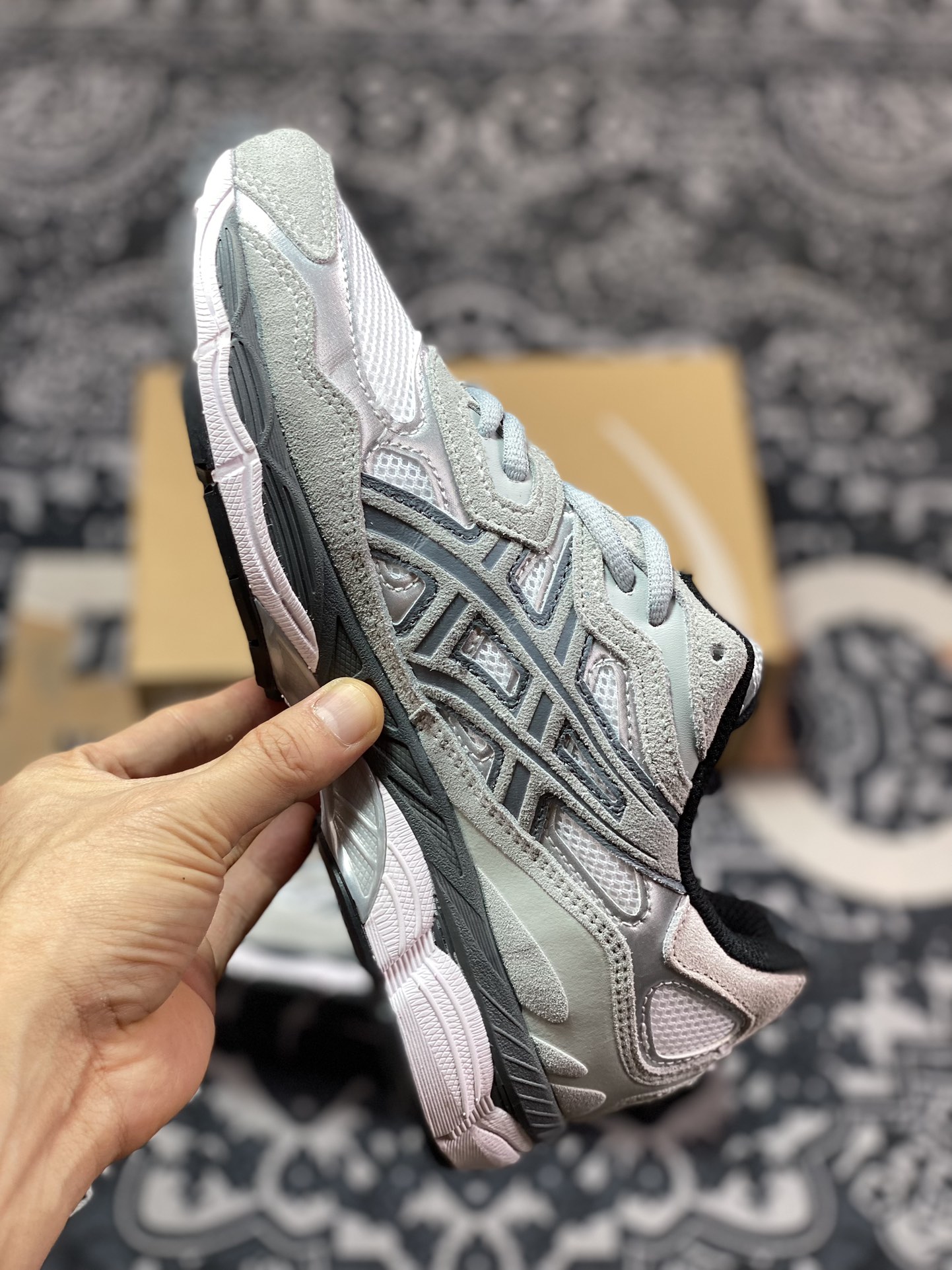 200 亚瑟士Asics Gel-N系列低帮复古休闲运动慢跑鞋“浅灰银白”1201A789-102