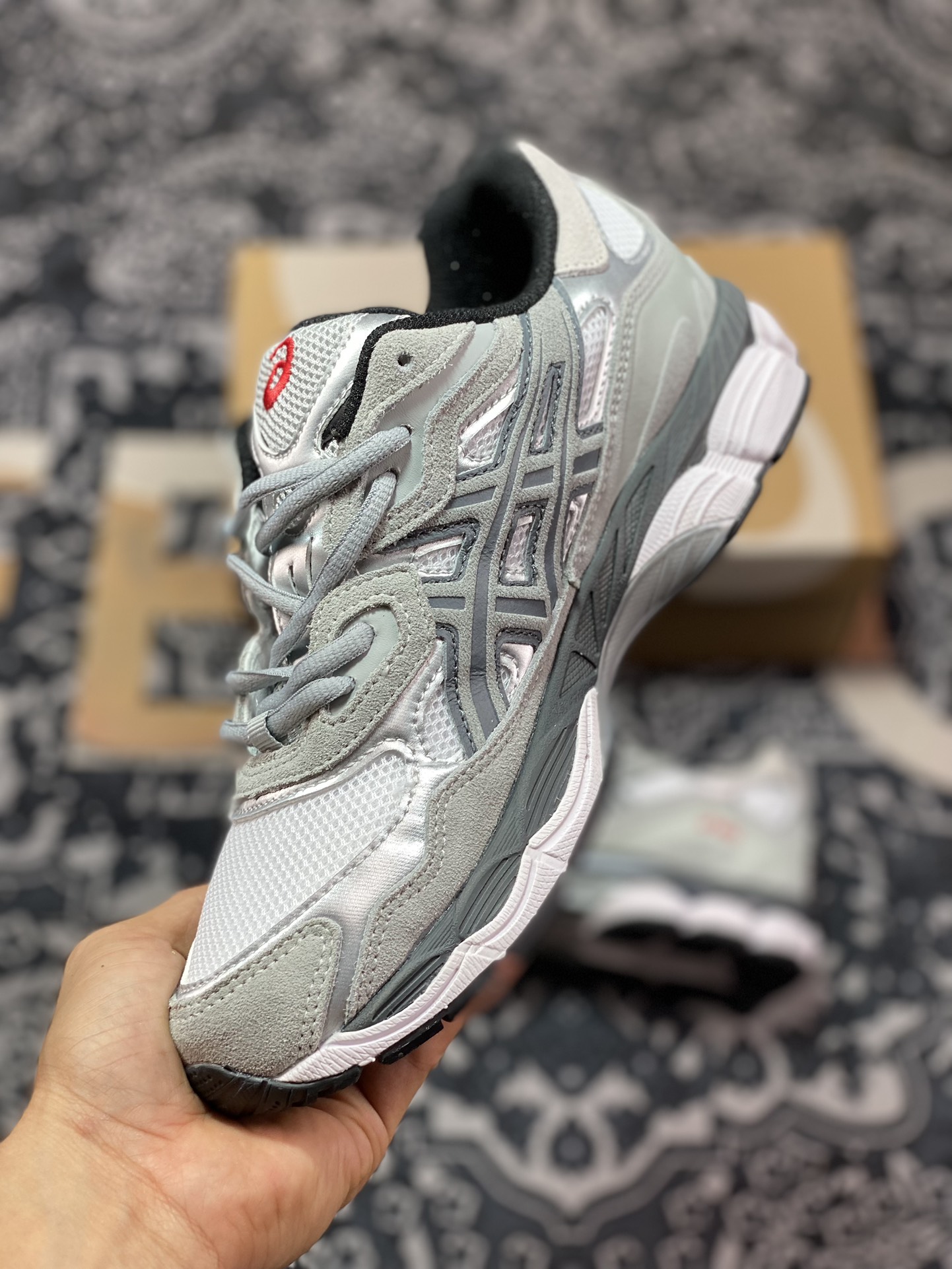 200 亚瑟士Asics Gel-N系列低帮复古休闲运动慢跑鞋“浅灰银白”1201A789-102