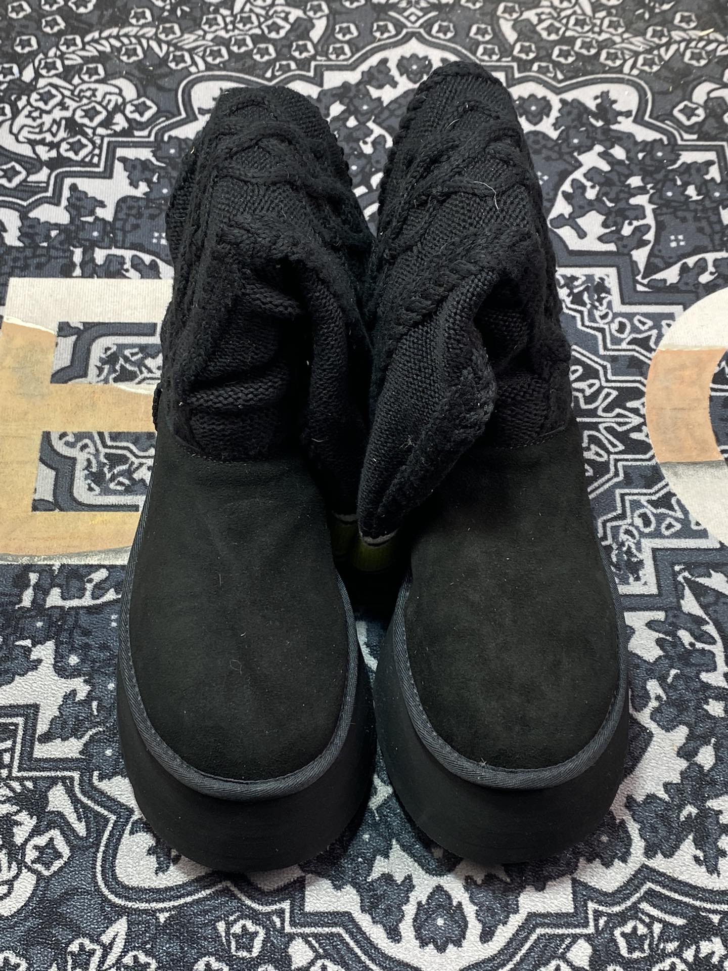 340 UGG W Classic Short II A户外雪地靴时髦感超棒的厚底袜靴“黑色针织毛线袜套”1144045