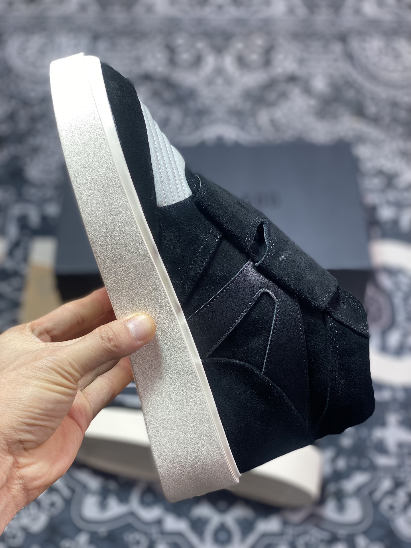 380 Fear of God Skate Mid Suede Sneaker 滑板系列中帮板鞋“翻毛黑浅灰”6H19 7001 SUN 002